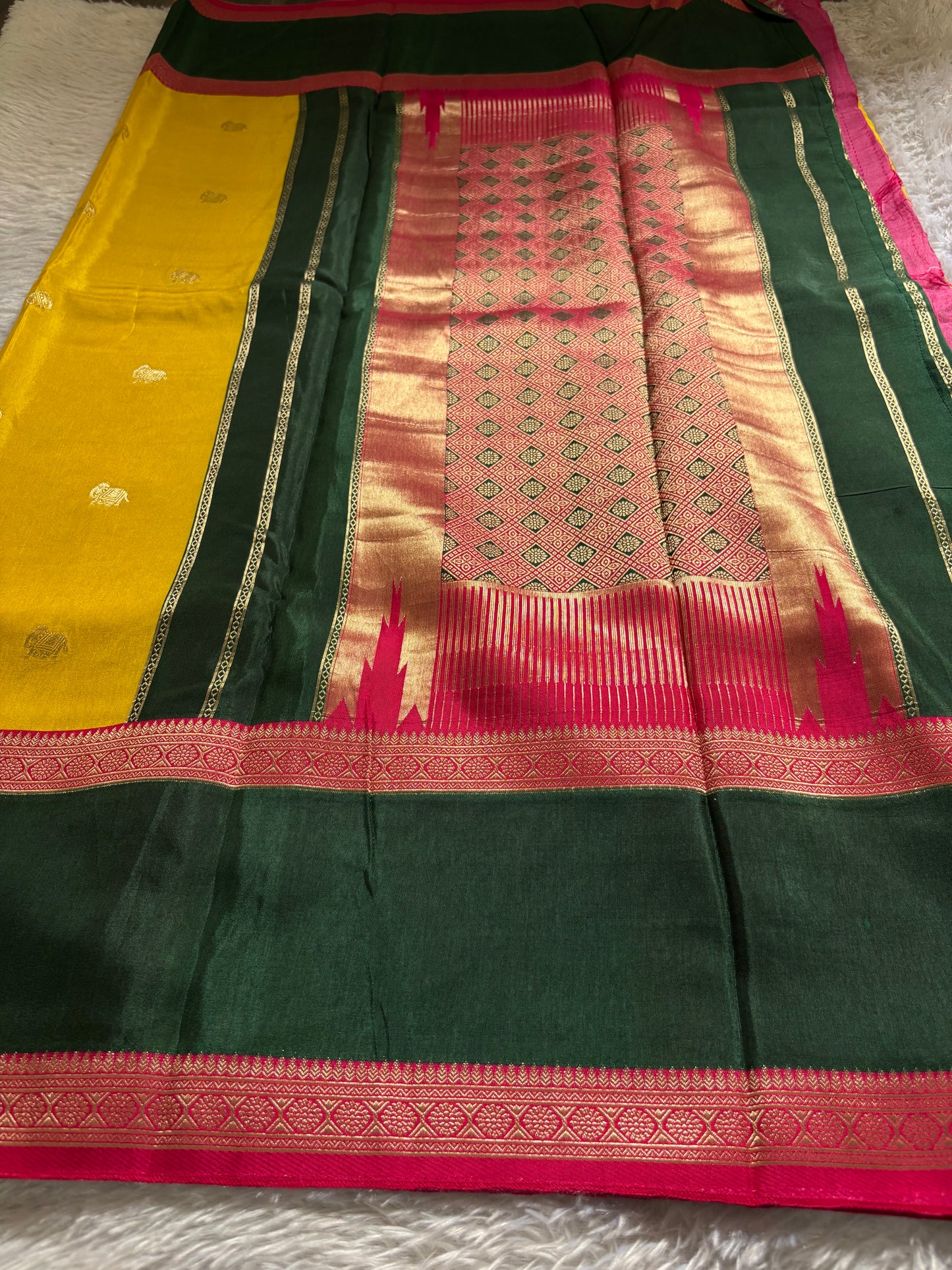 NAL207 (3D) : Yellow-pink-green