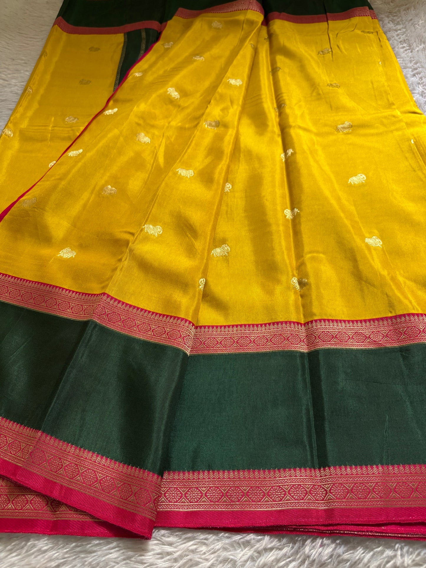 NAL207 (3D) : Yellow-pink-green