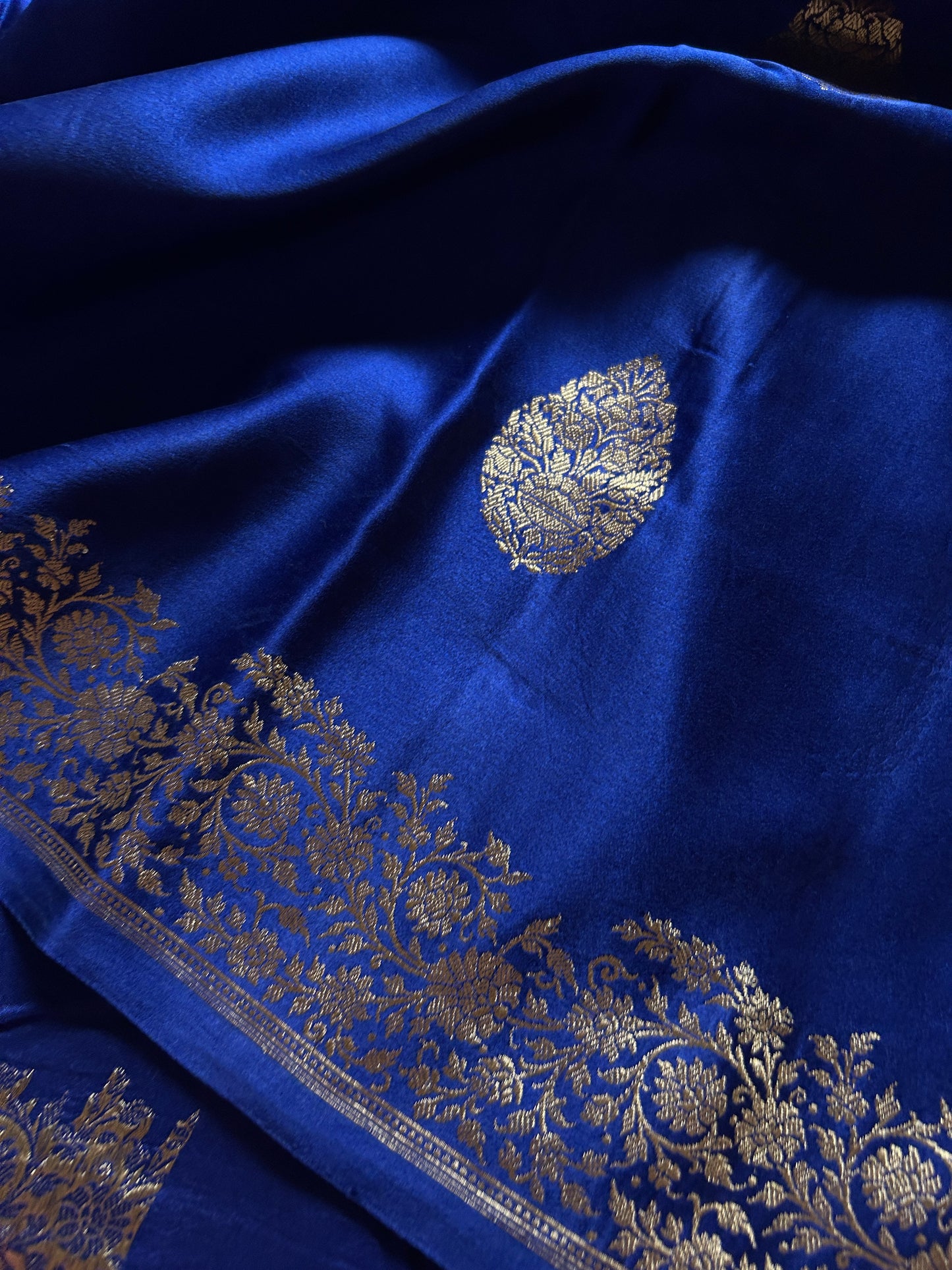 Madhubala : Solid Sapphire blue