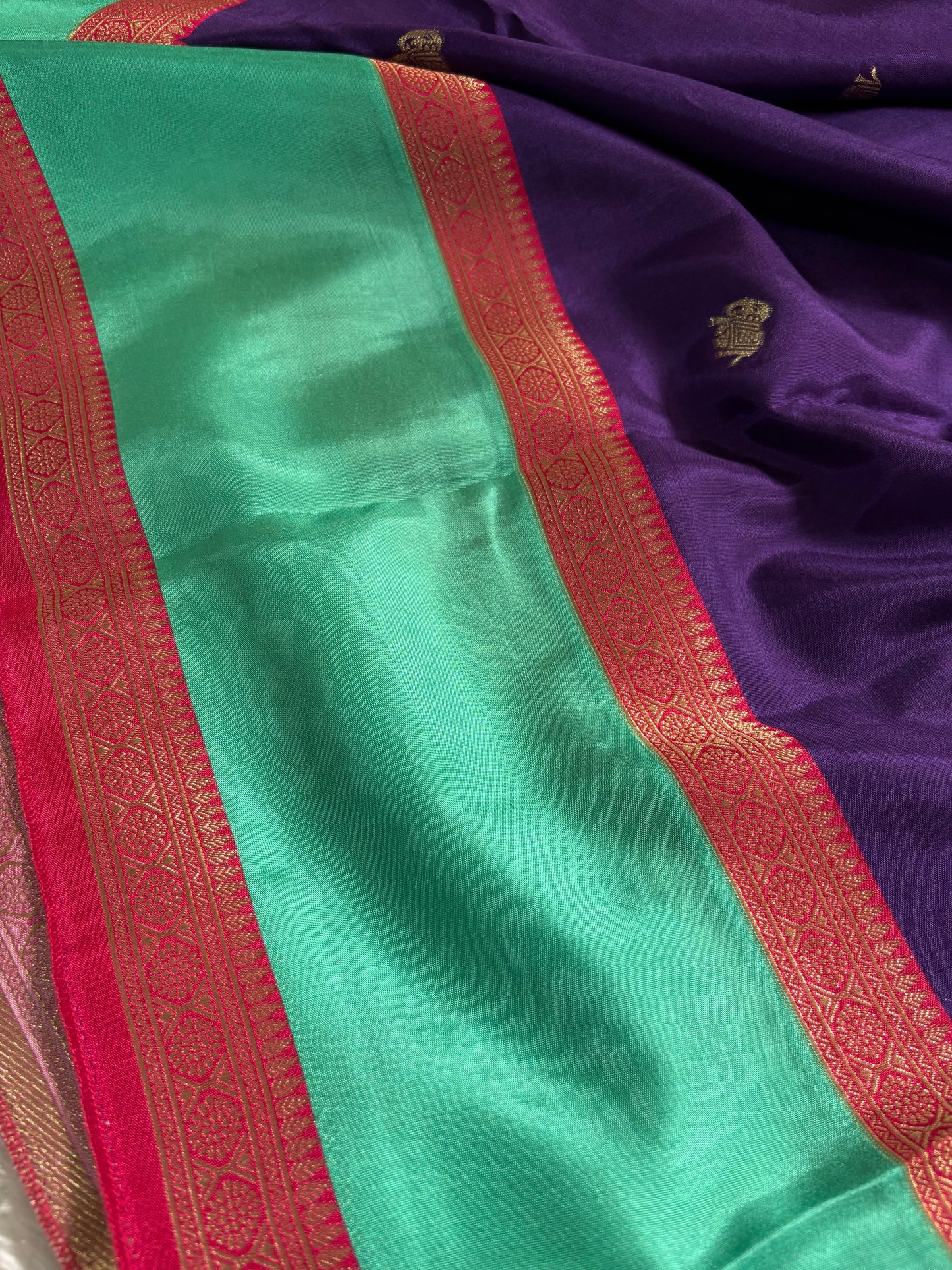 NAL207 (3D) : Purple-sea green-pink