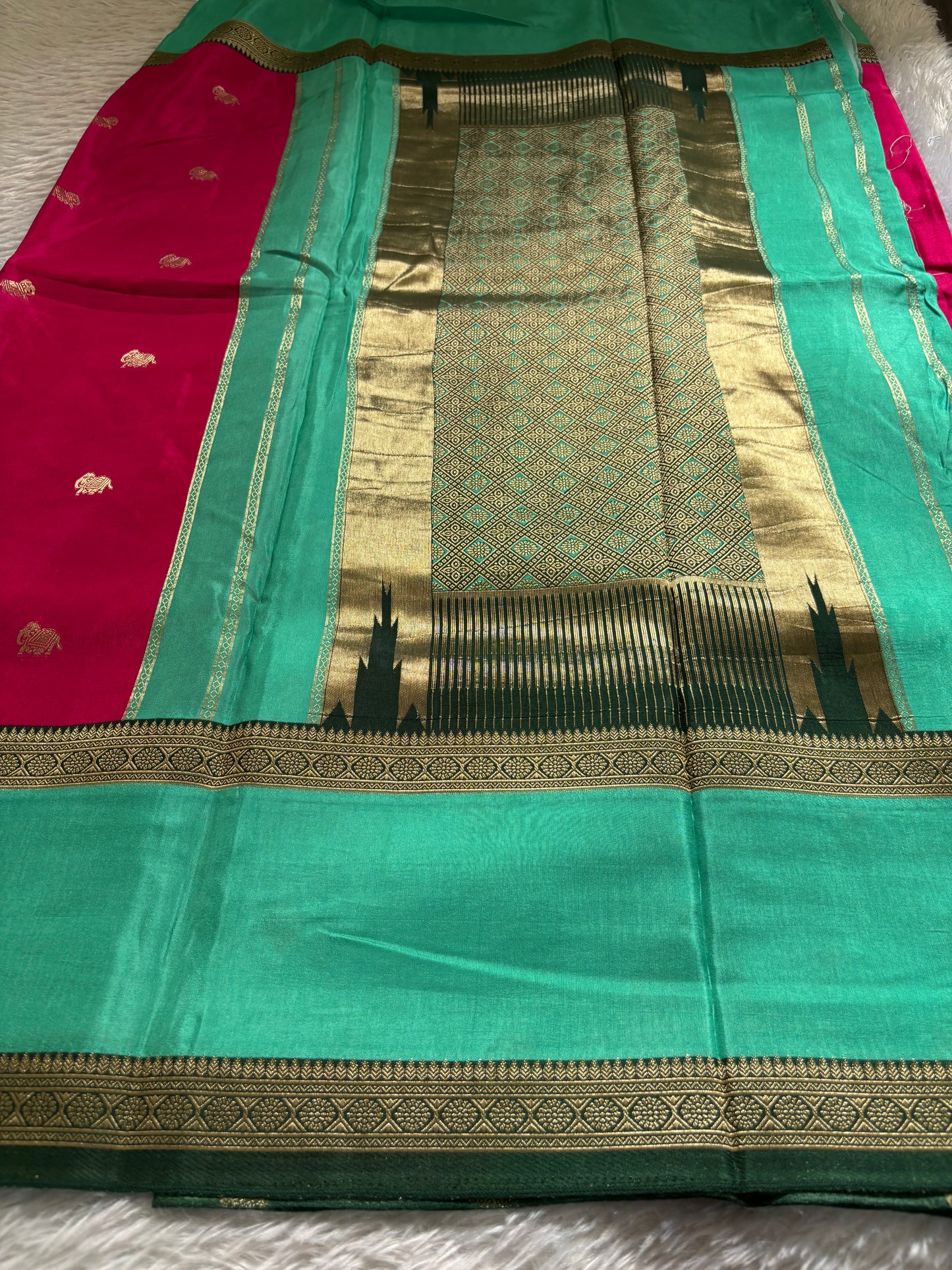 NAL207 (3D) : Rani pink-sea green-dark green
