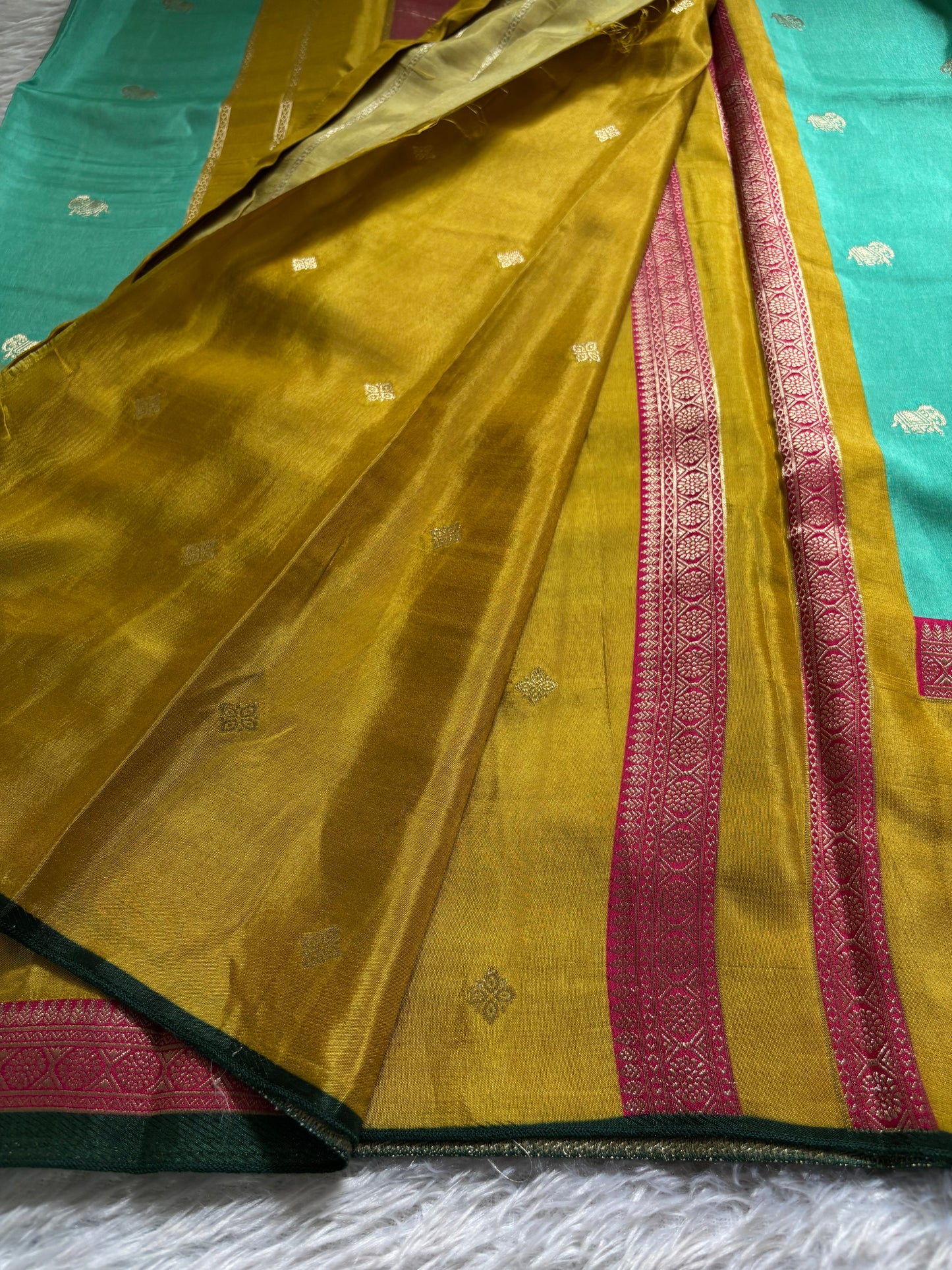 NAL207 (3D) : Sea green-mustard yellow-pink