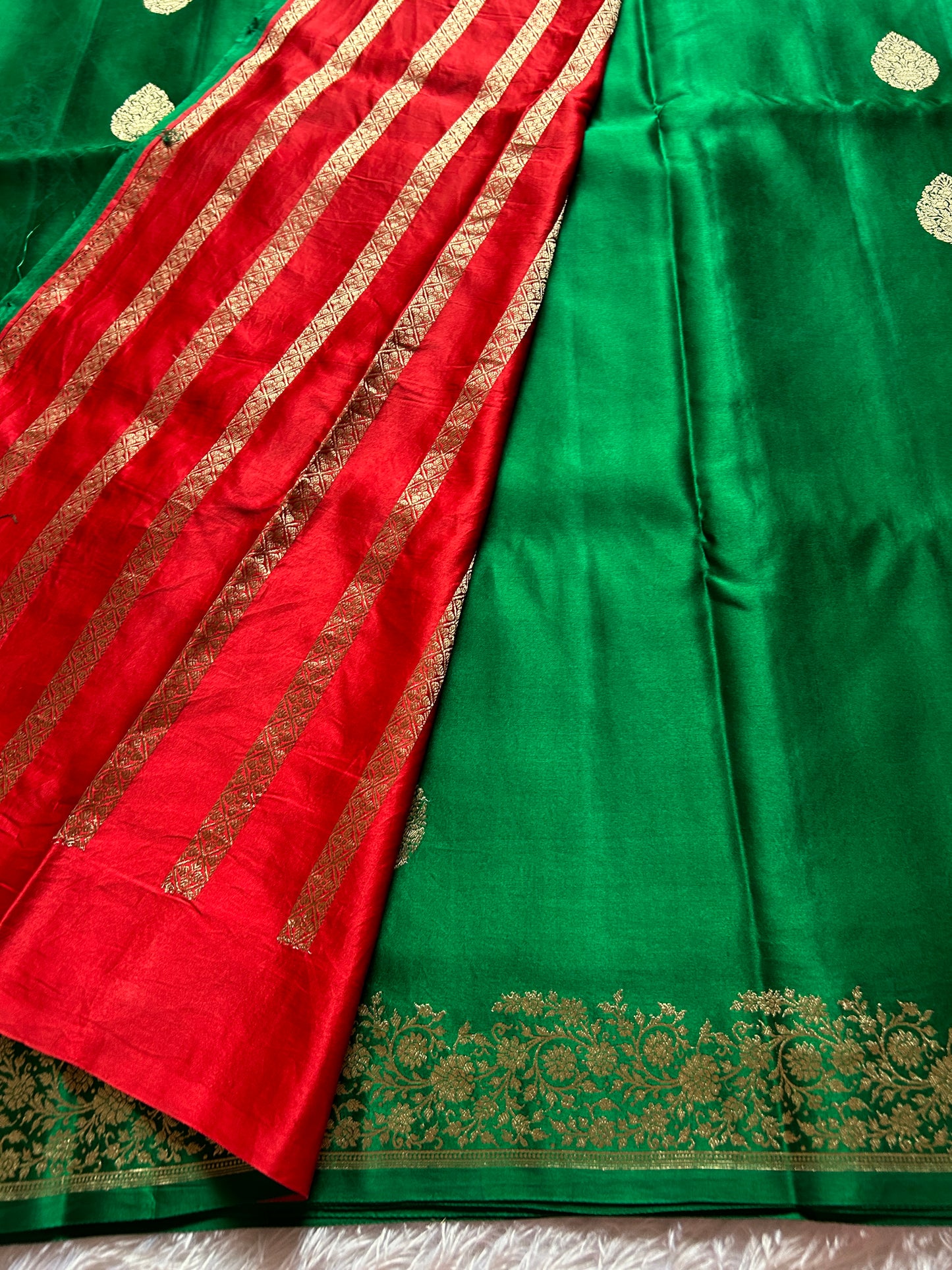 Madhubala : Solid Bottle green