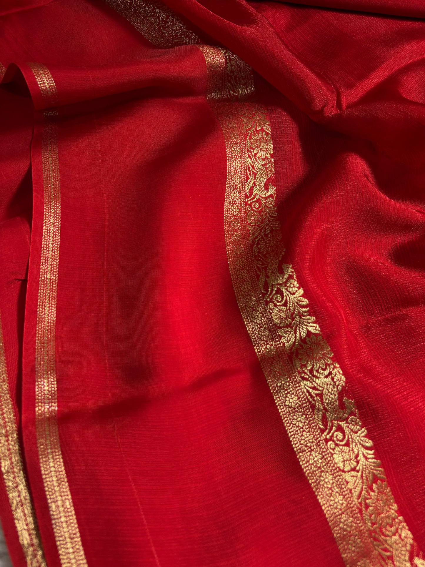 NAL208 : Solid Red