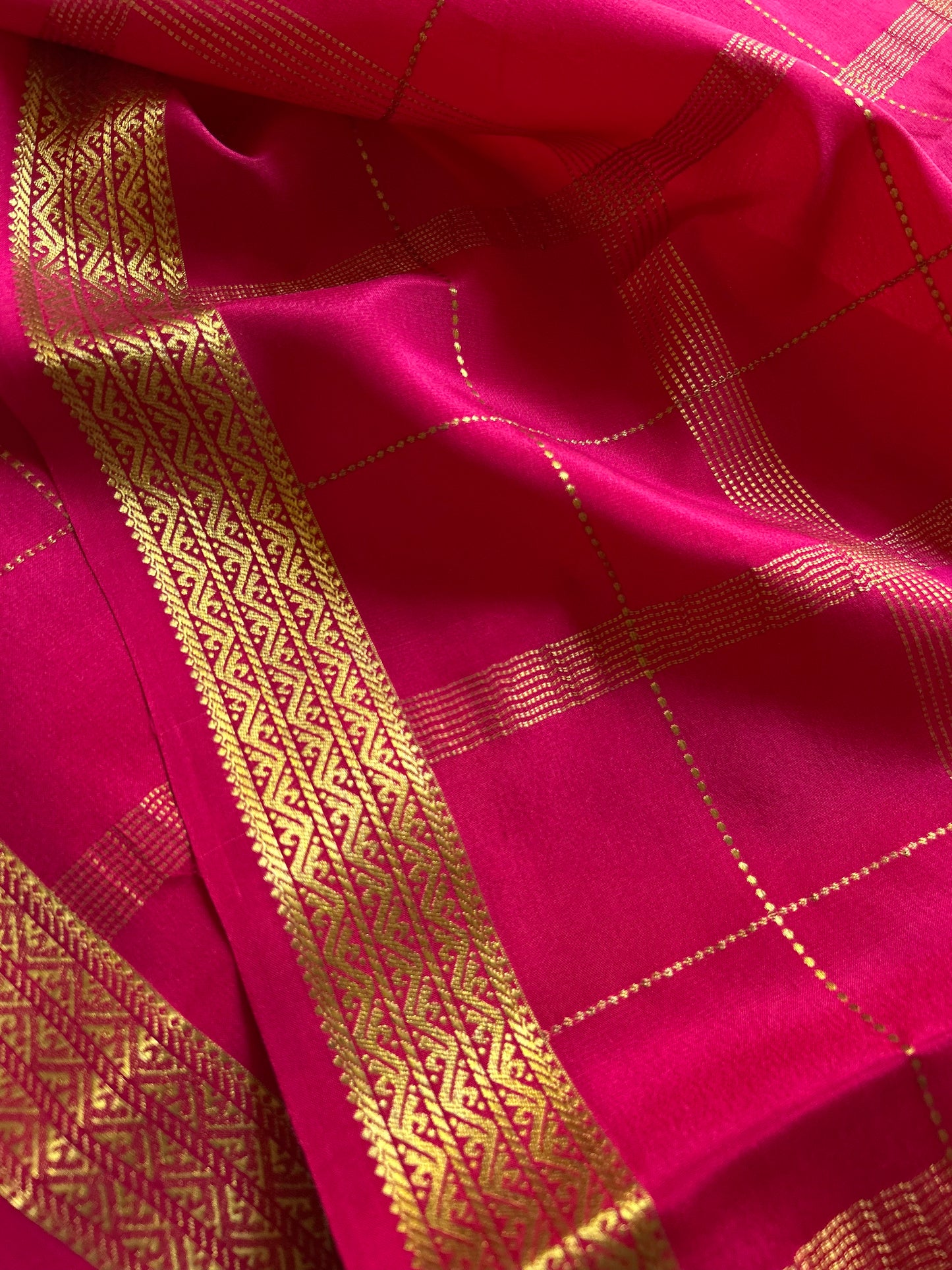 Suvarna : Solid pink