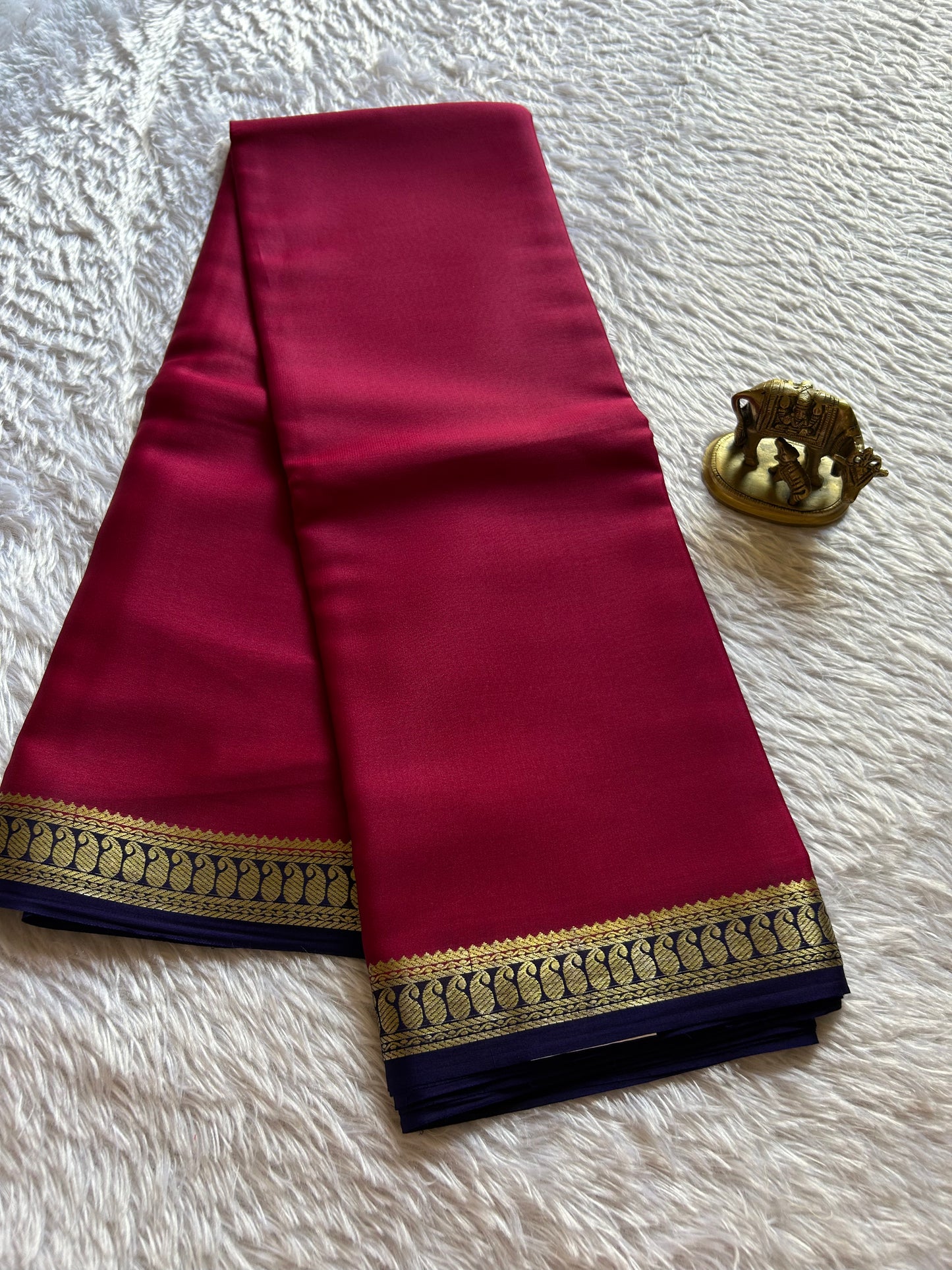 Meena (2D) : Magenta pink-deep blue
