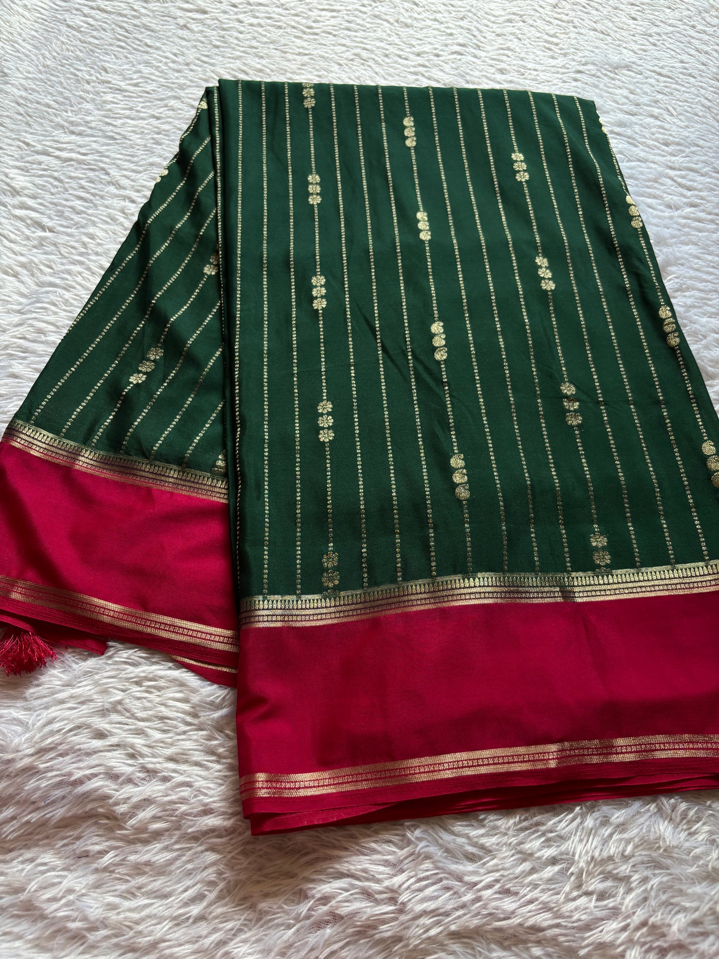 SS117 (2D) : Dark green-red