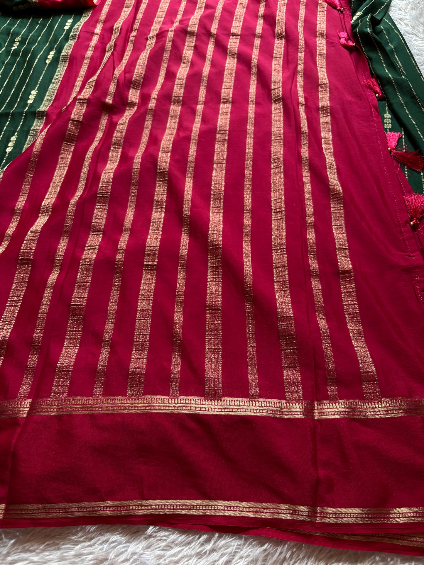 SS117 (2D) : Dark green-red