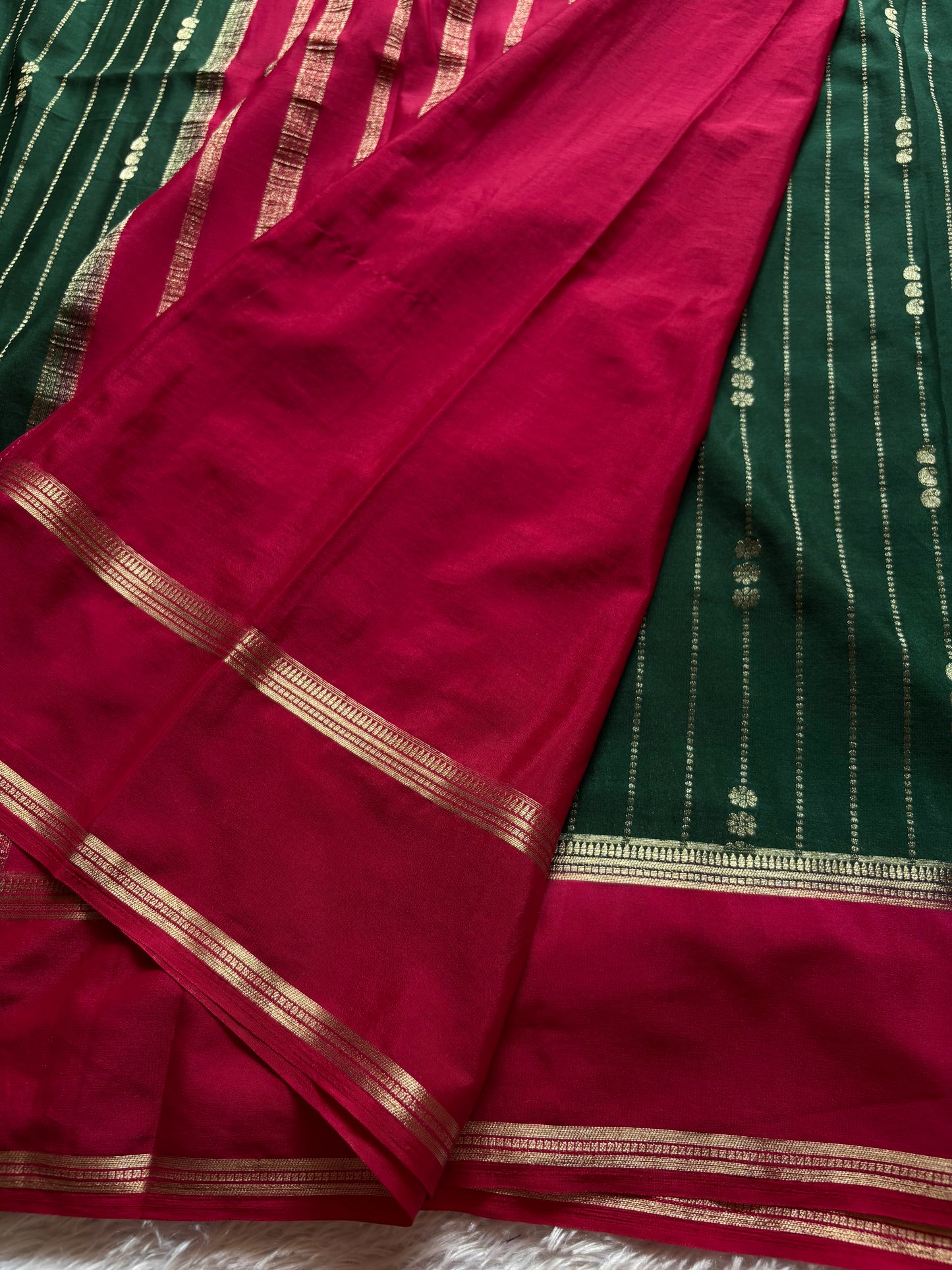 SS117 (2D) : Dark green-red