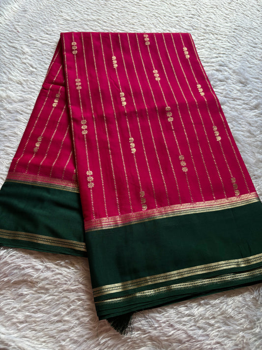 SS117 (2D) : Dark pink-dark green