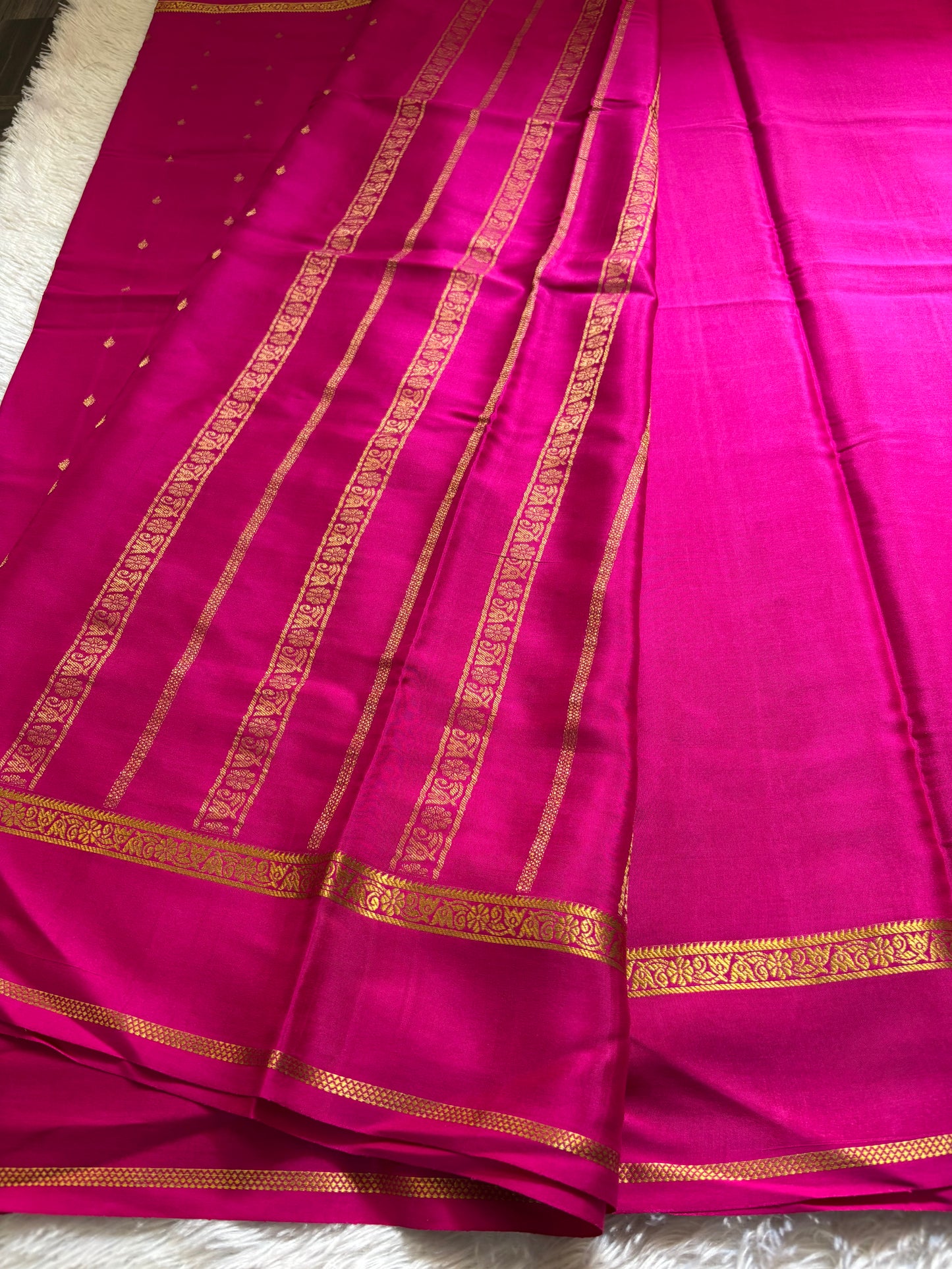 Avani : Solid Rani pink