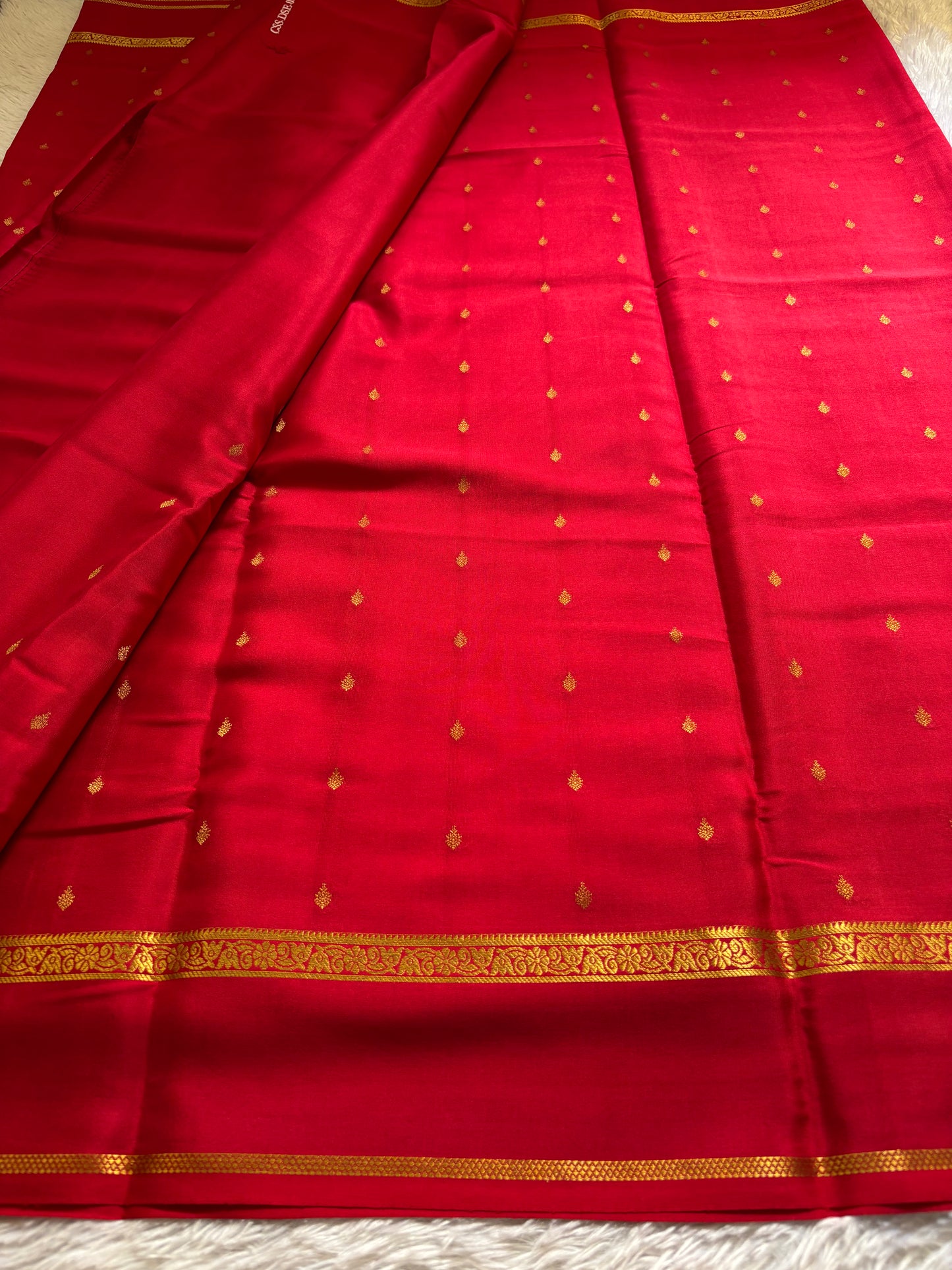 Avani : Solid Red