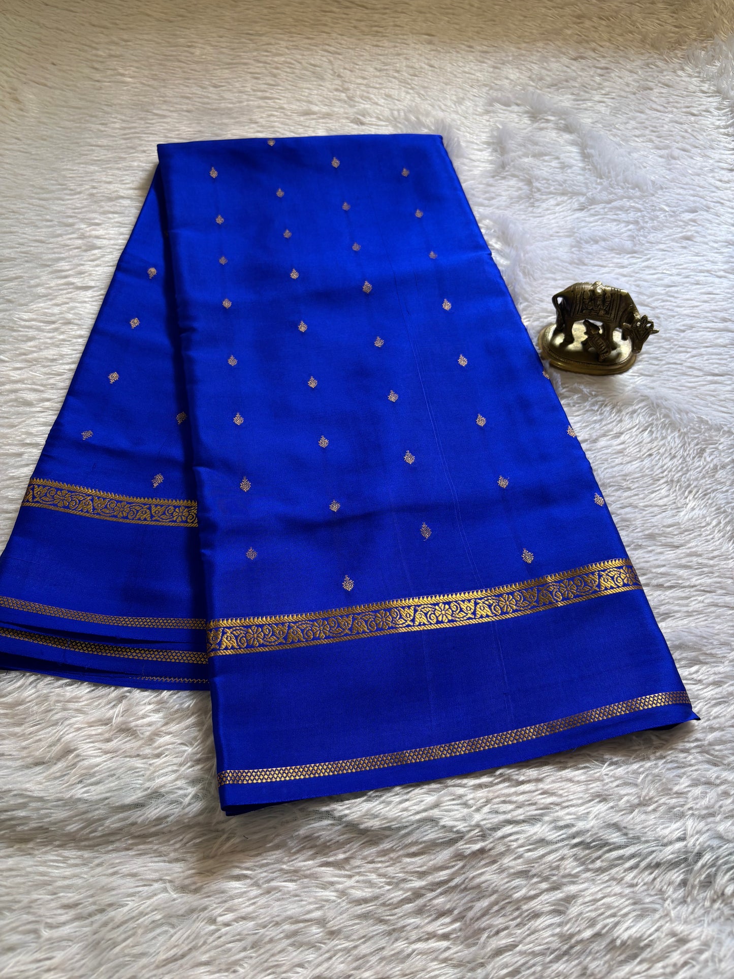 Avani : Solid Royal blue