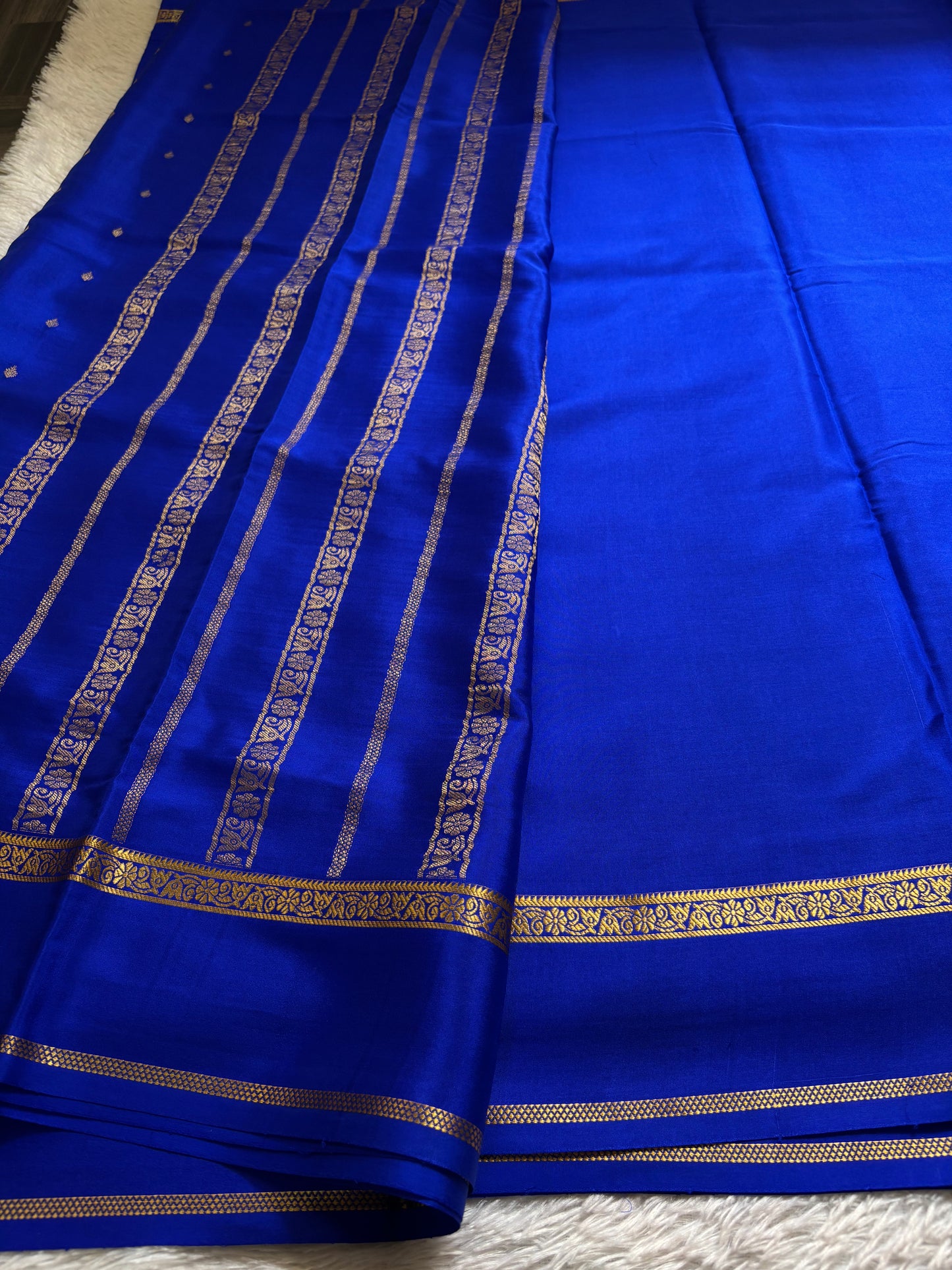 Avani : Solid Royal blue