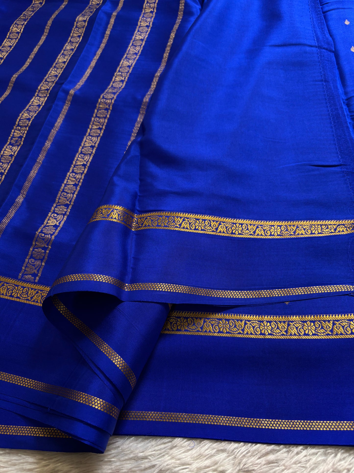 Avani : Solid Royal blue