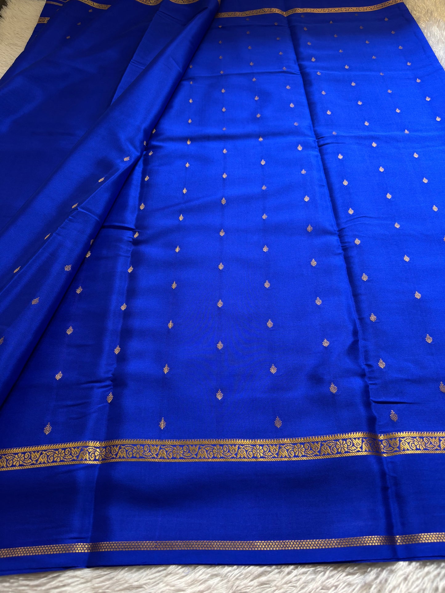 Avani : Solid Royal blue