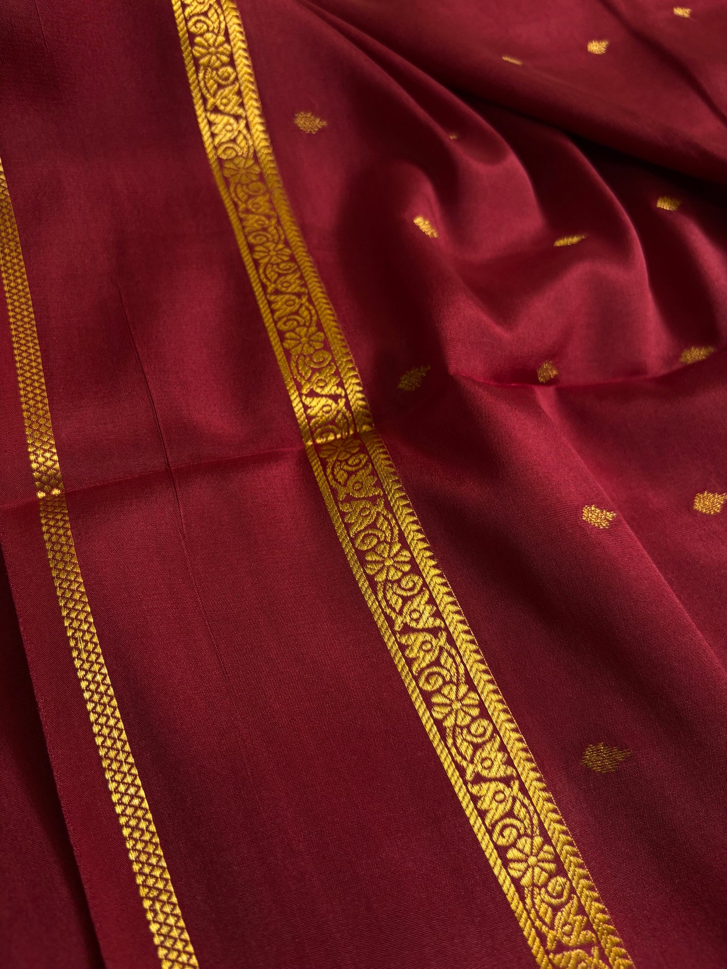 Avani : Solid Maroon