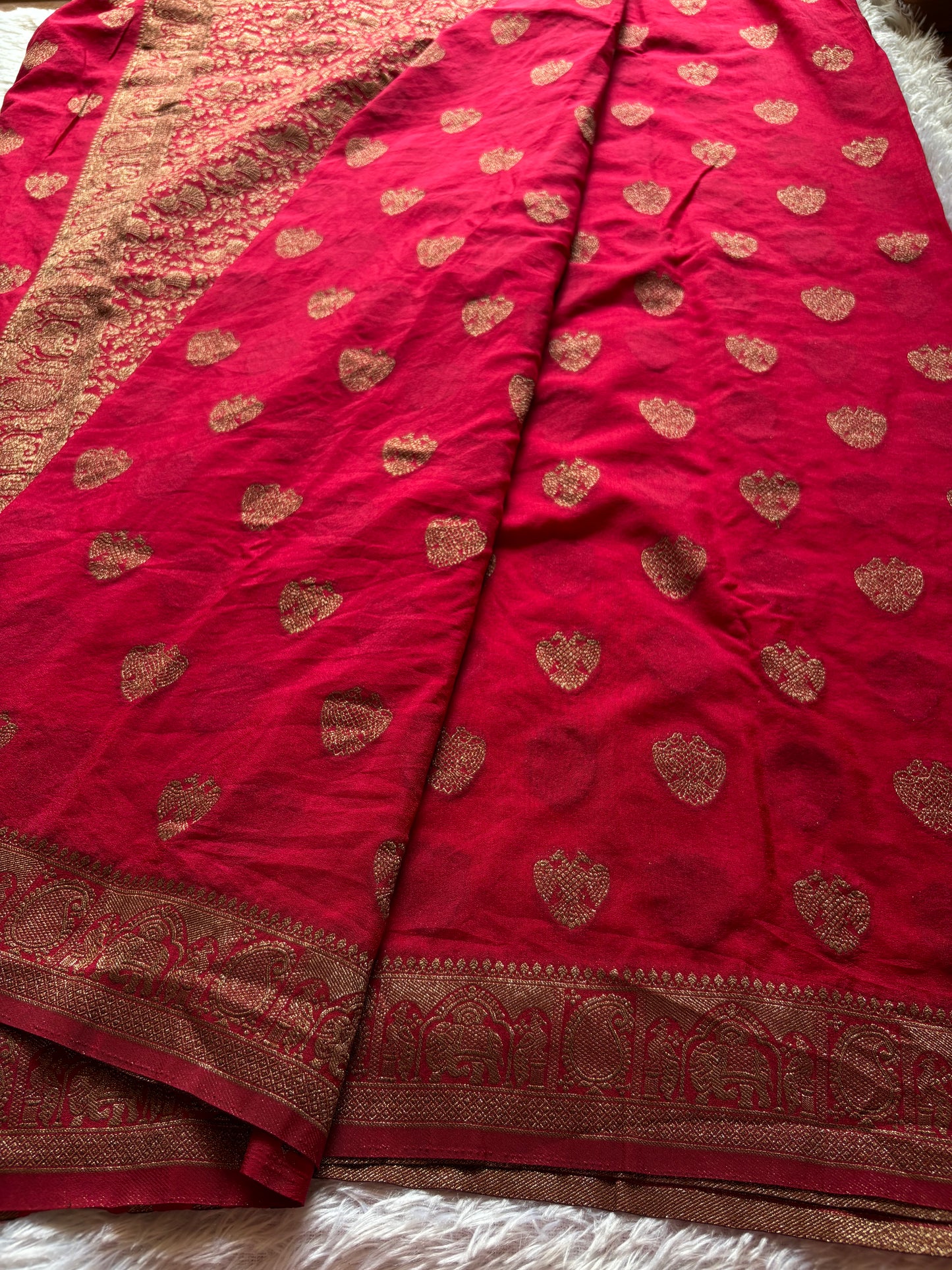 SS118 : Solid Reddish pink