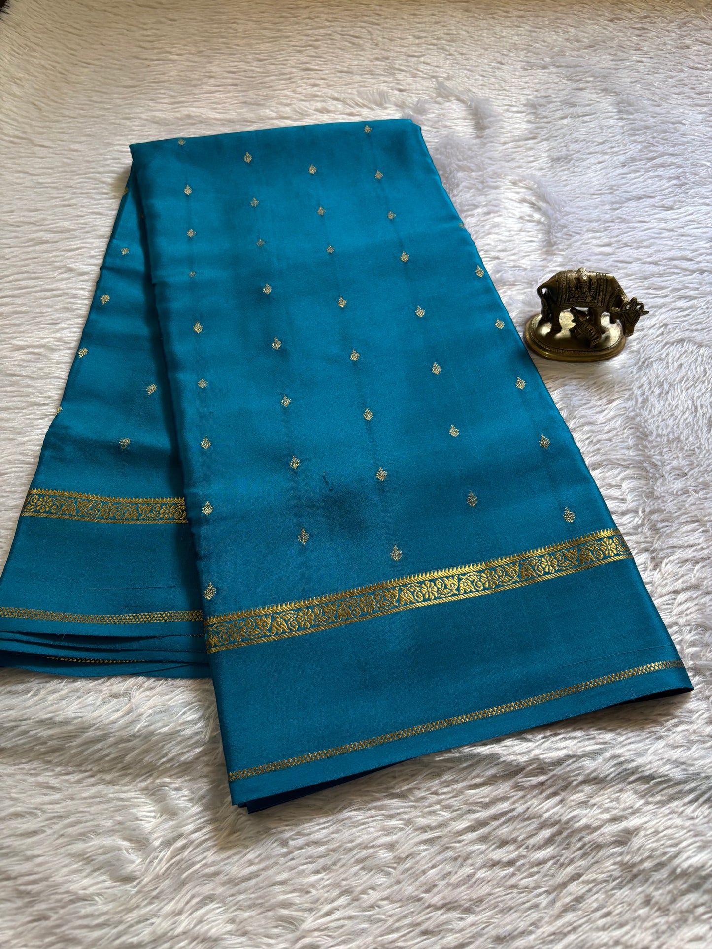 Avani : Solid Dark ananda blue