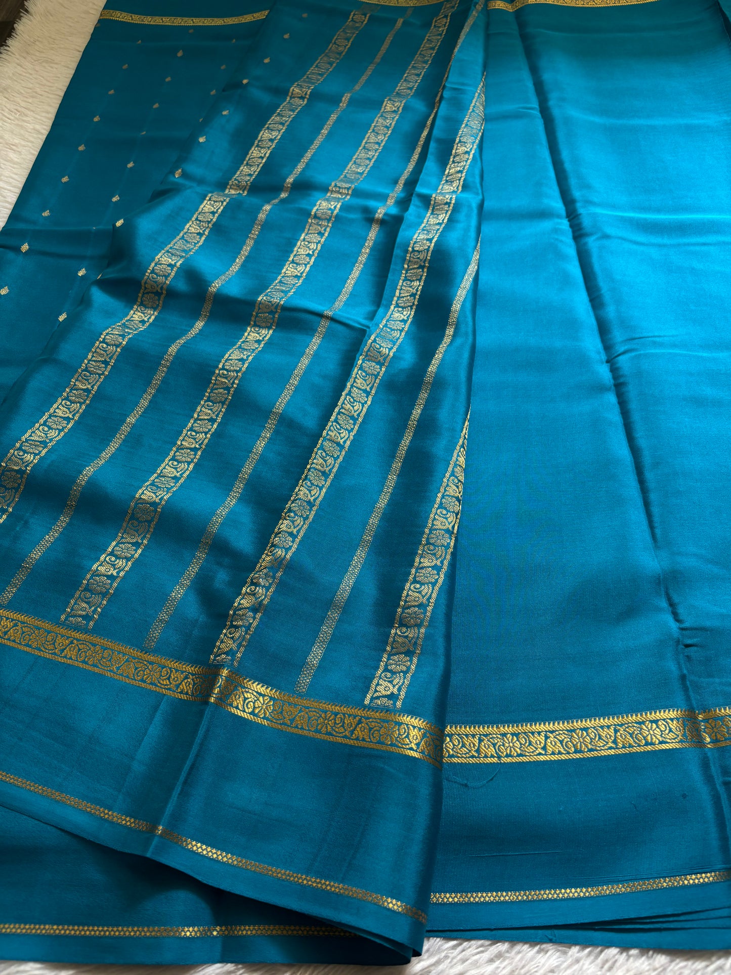 Avani : Solid Dark ananda blue