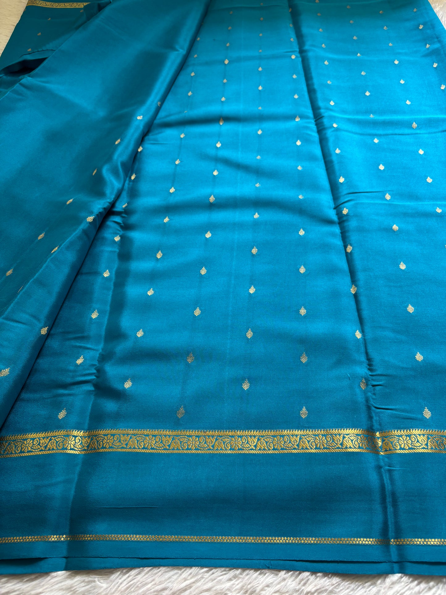 Avani : Solid Dark ananda blue