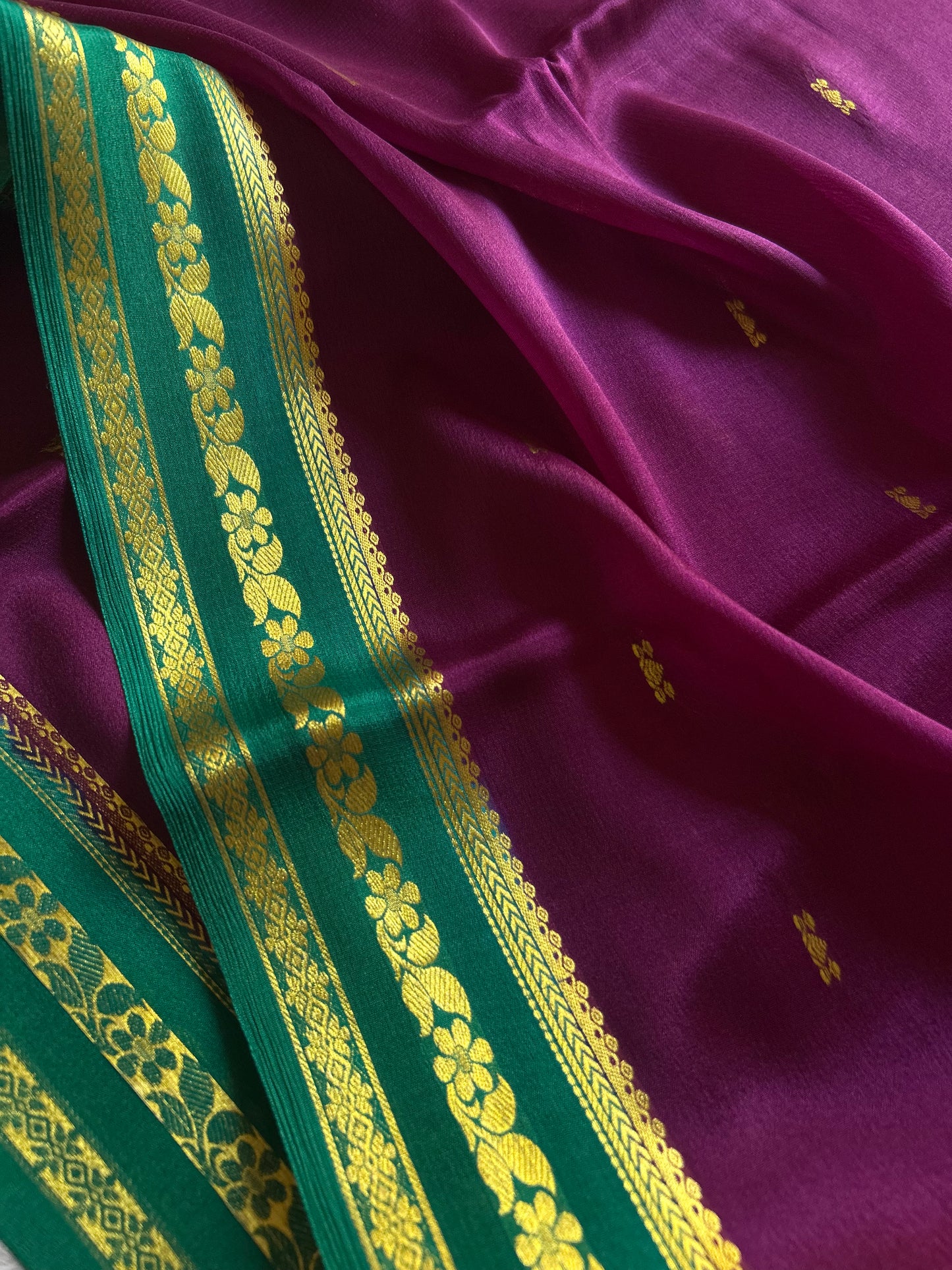 Anjali (2D) : Plum-rama green