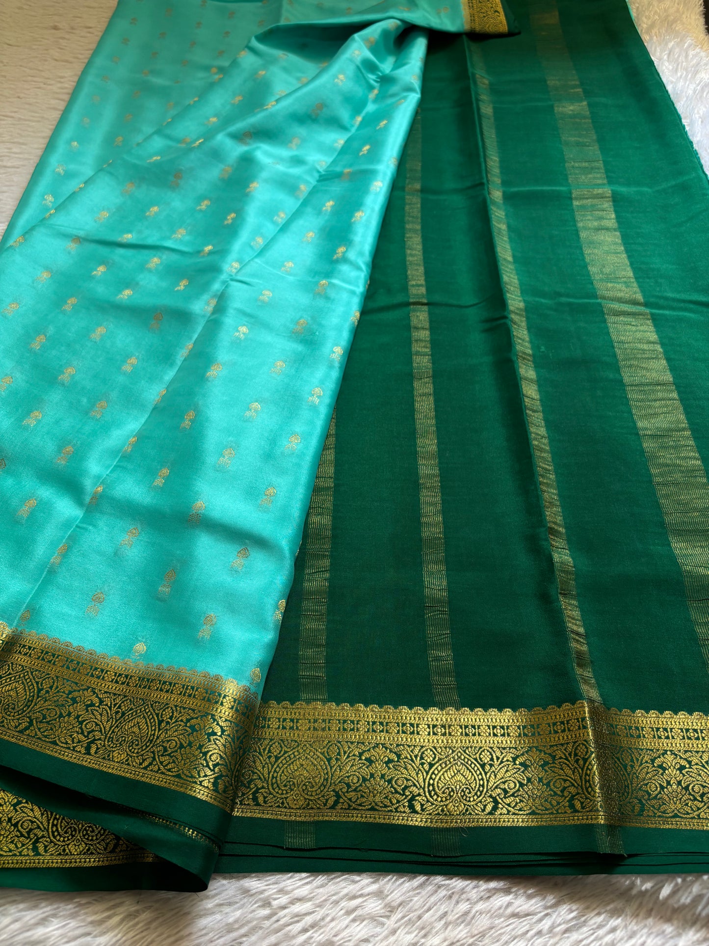 Soumya (2D) : Sea blue-bottle green