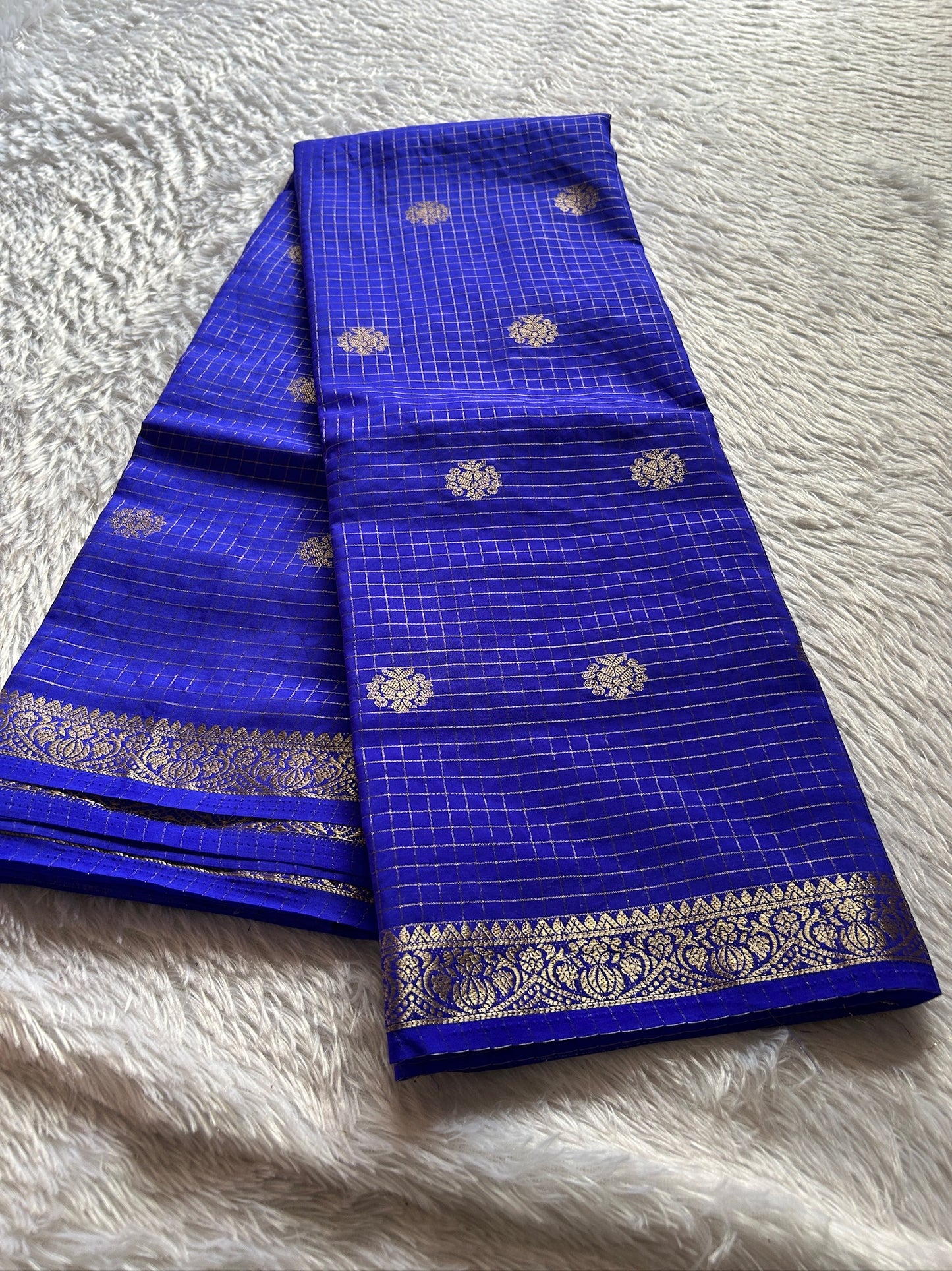 Semi Crepe : Solid Royal blue