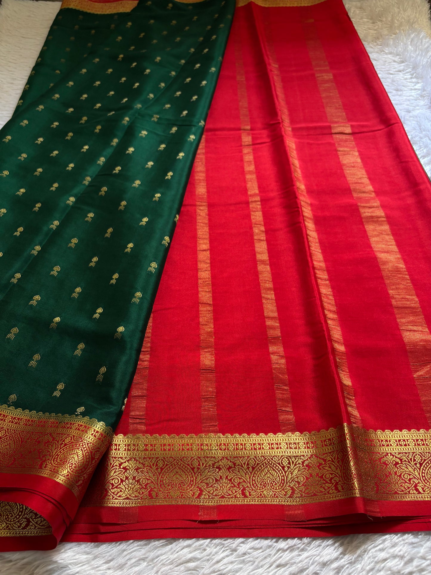 Soumya (2D) : Dark green-red