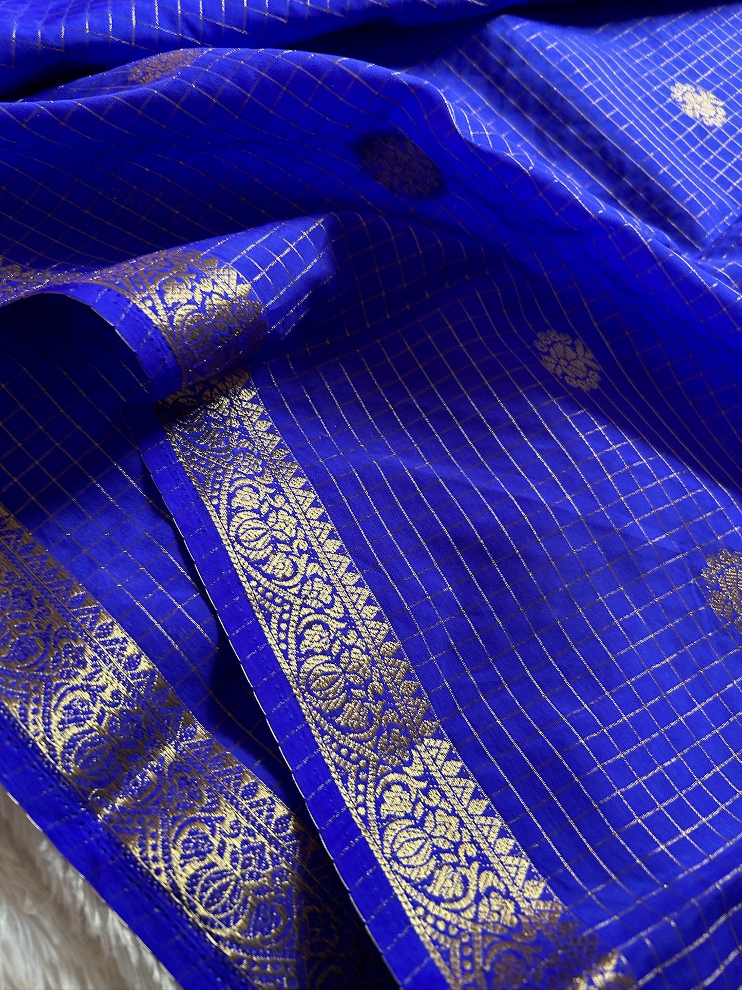 Semi Crepe : Solid Royal blue