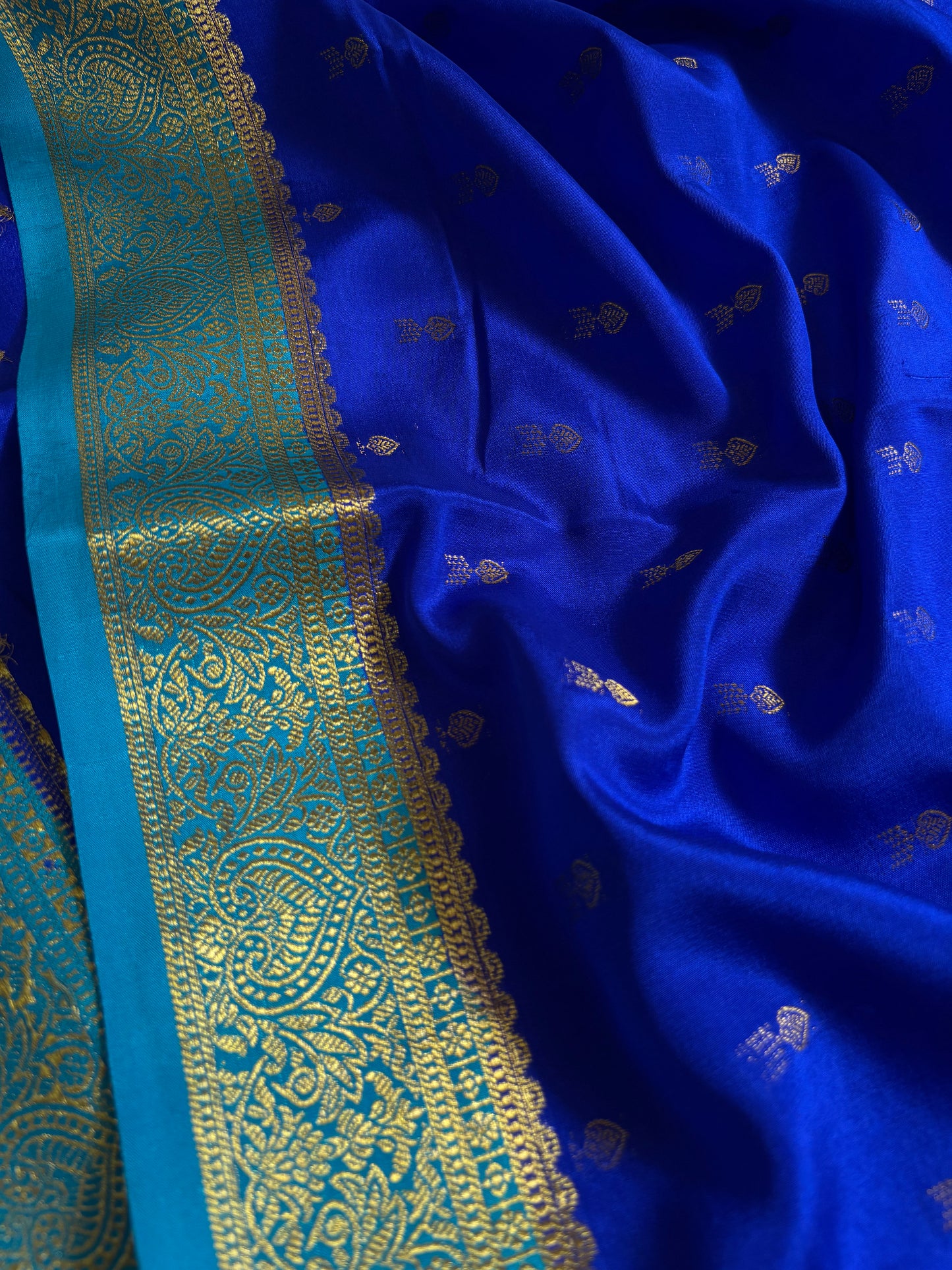 Soumya (2D) : Royal blue-ananda blue