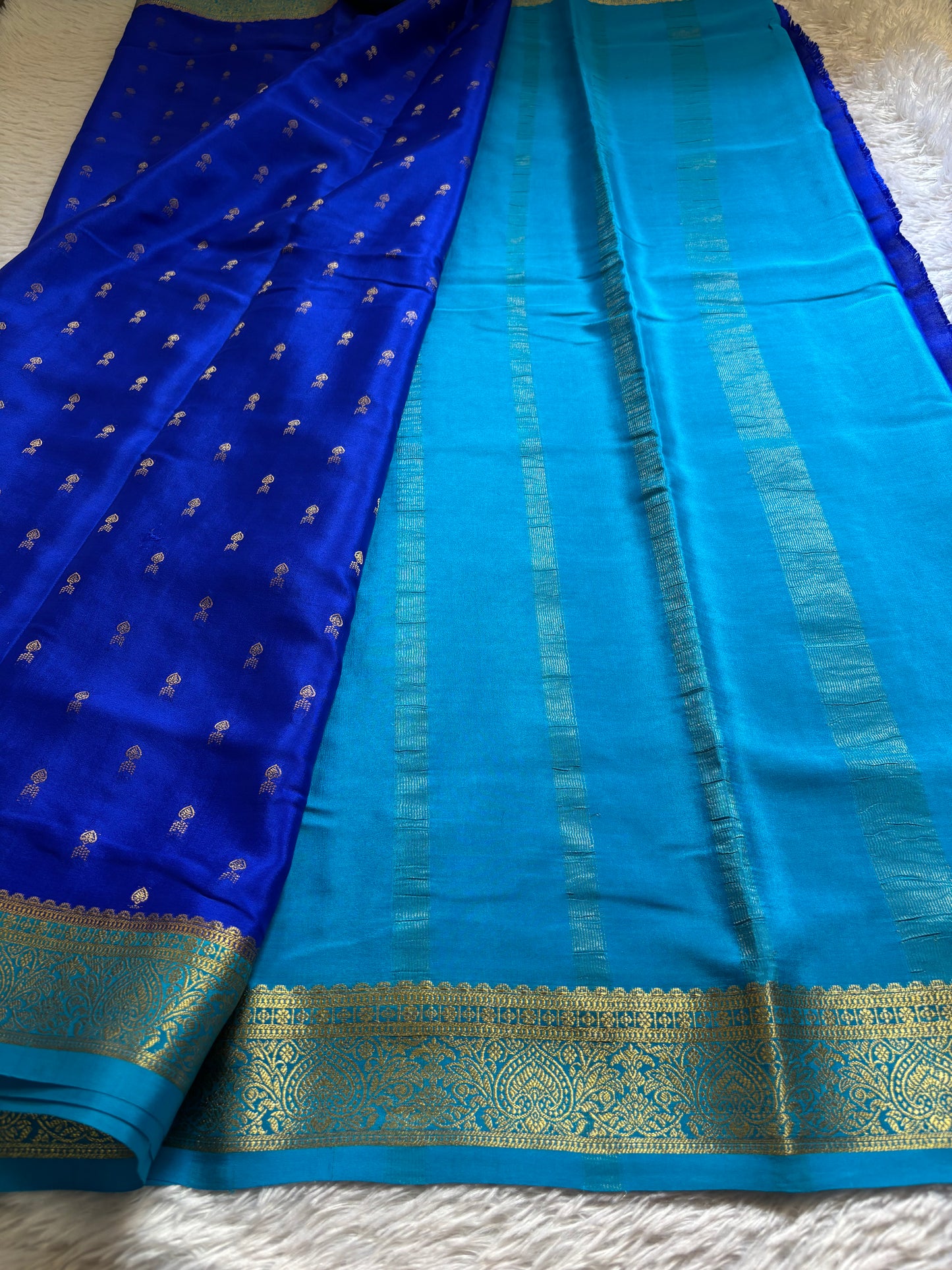 Soumya (2D) : Royal blue-ananda blue