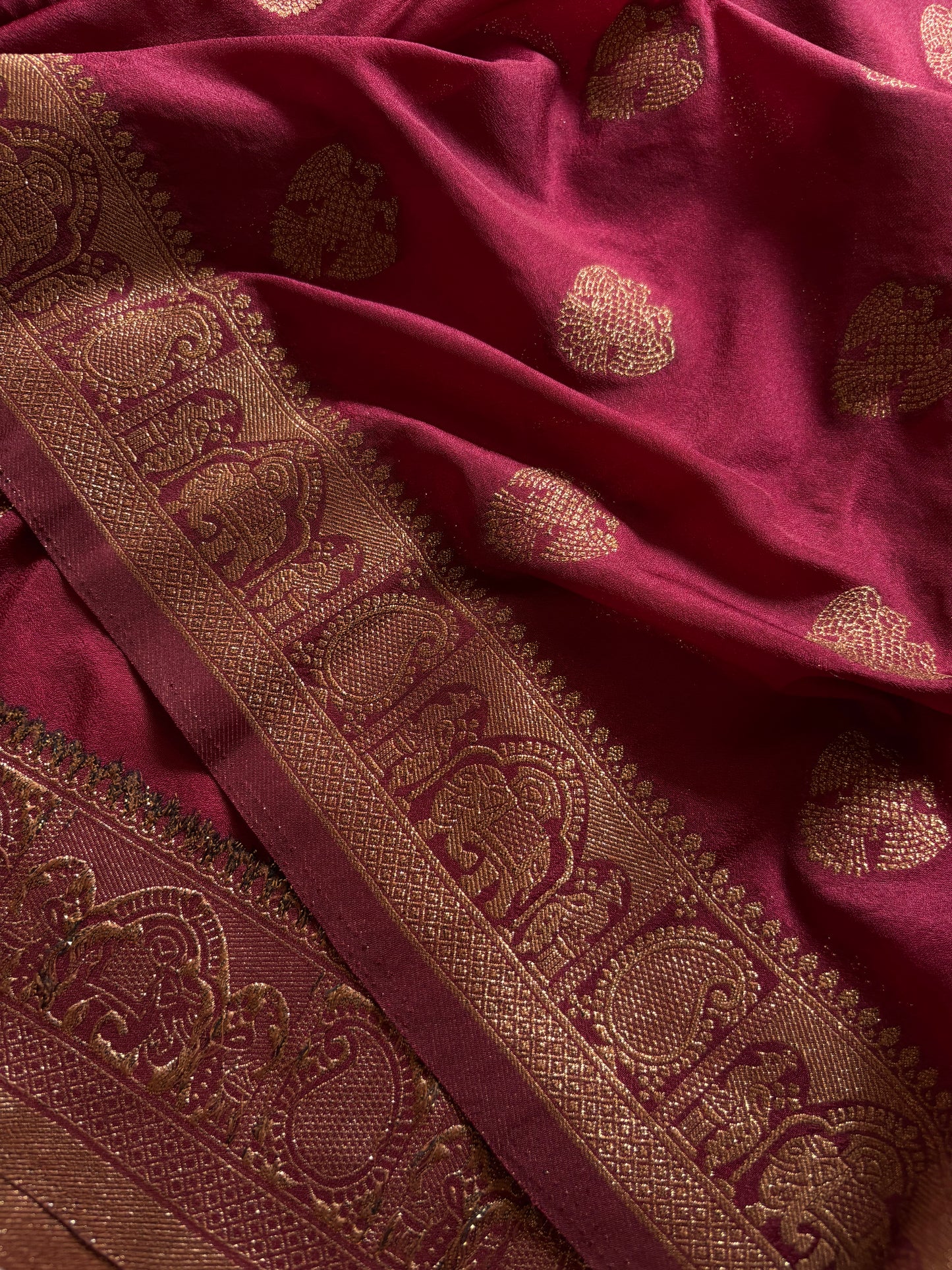 SS118 : Solid Maroon