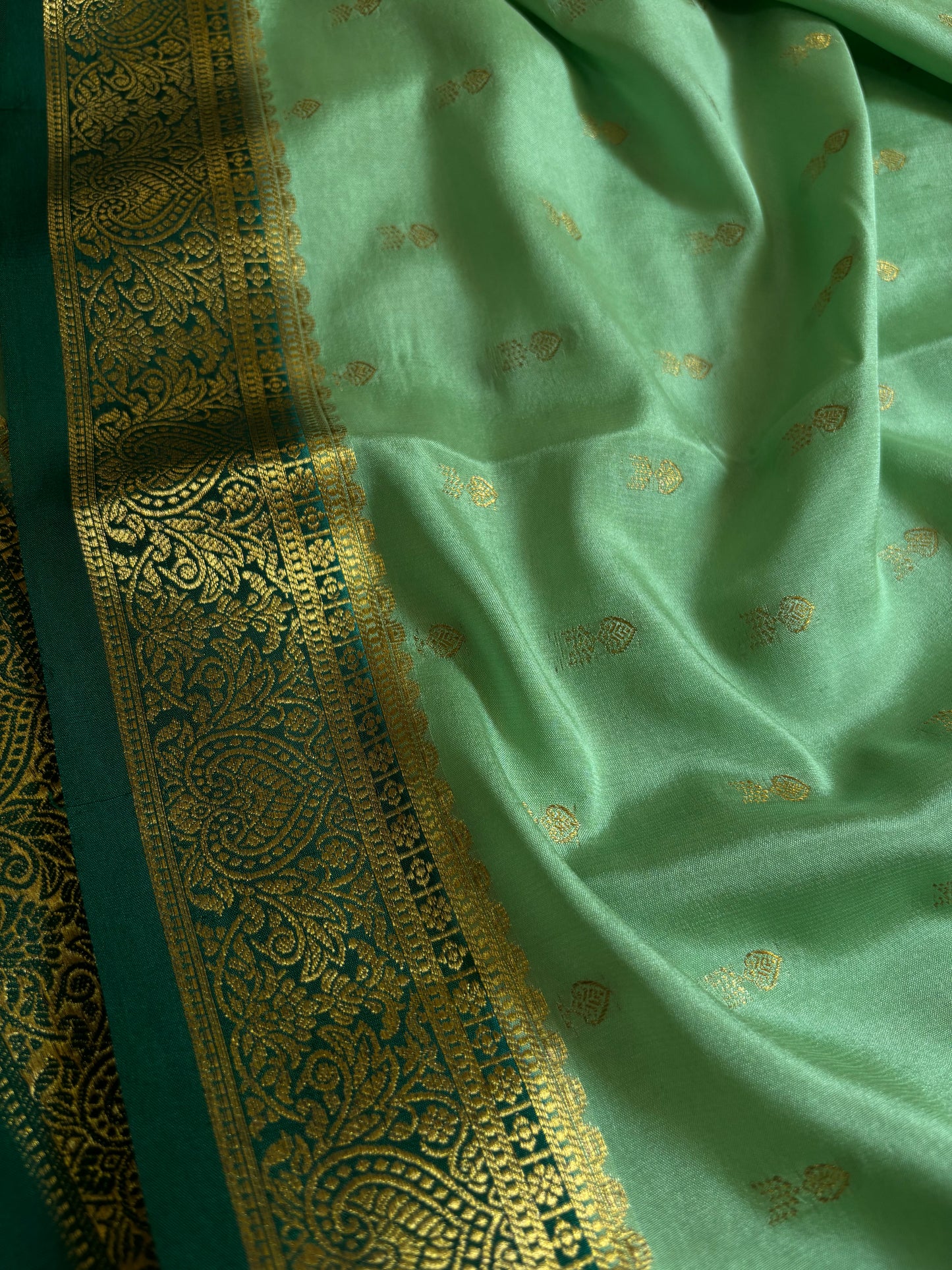 Soumya (2D) : Mint green-bottle green