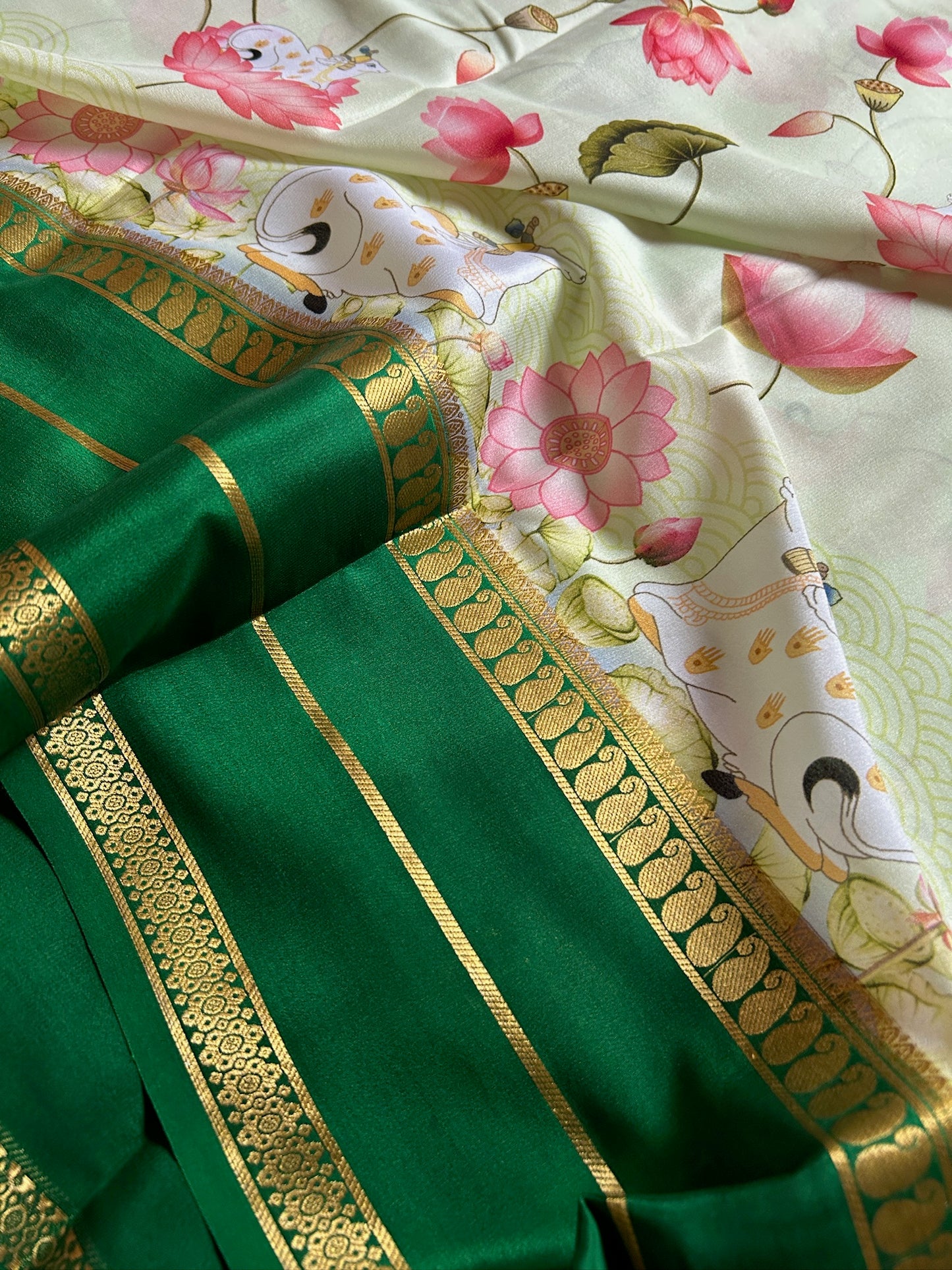 Kasturi (2D) : Light pista green-bottle green