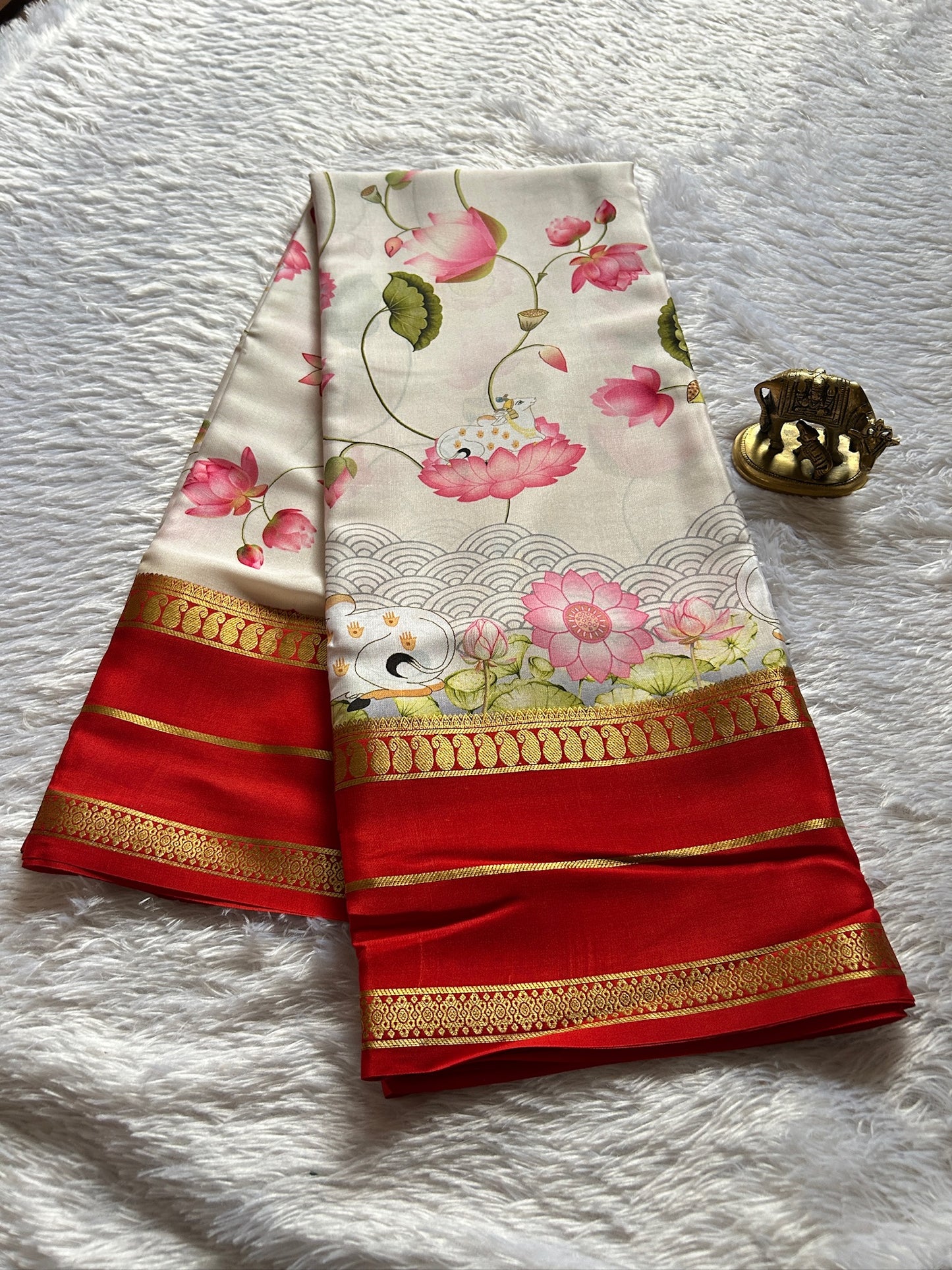 Kasturi (2D) : Off white-red