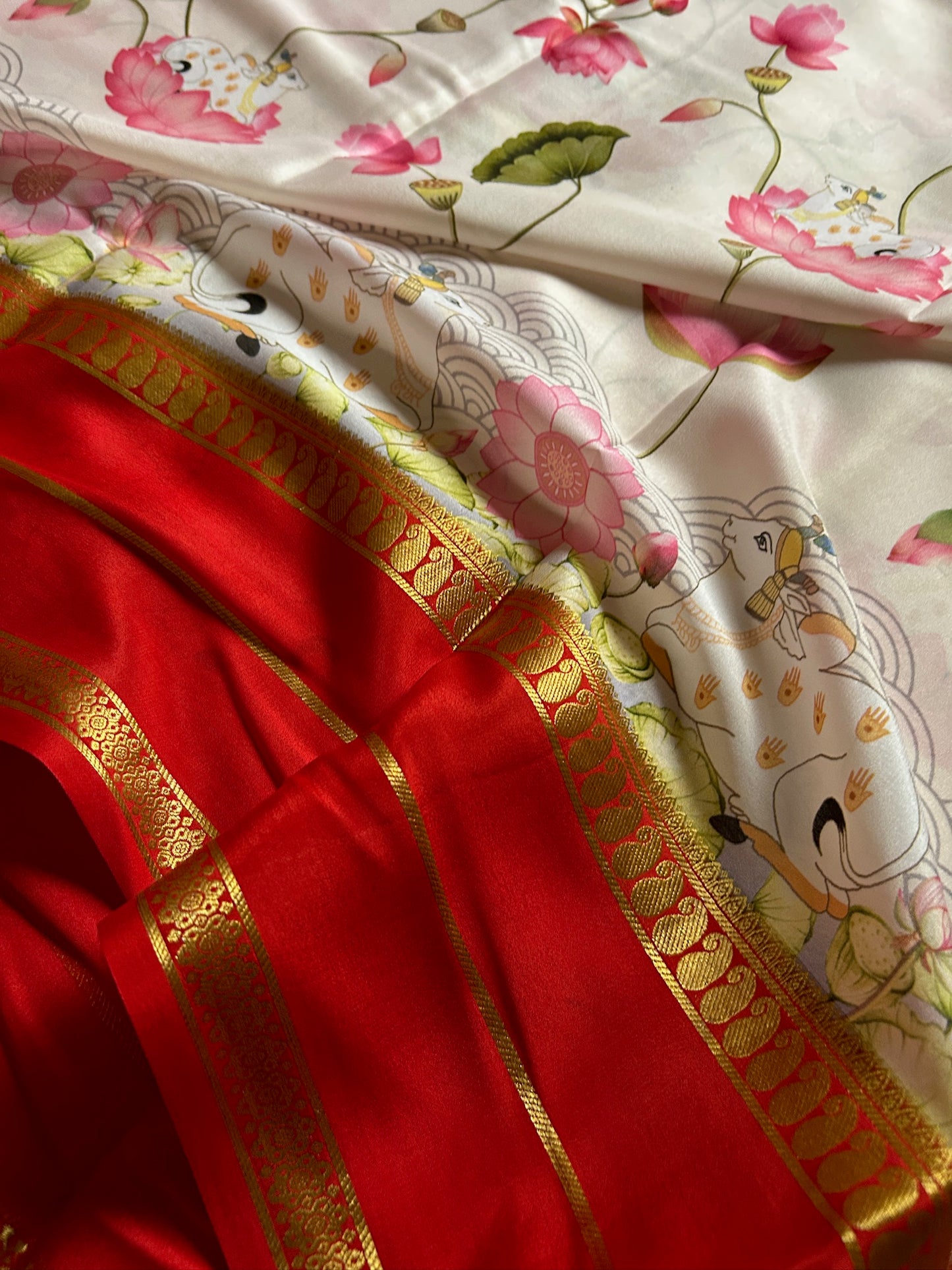 Kasturi (2D) : Off white-red