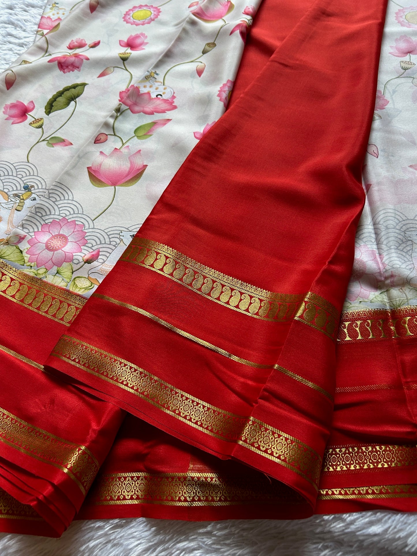 Kasturi (2D) : Off white-red