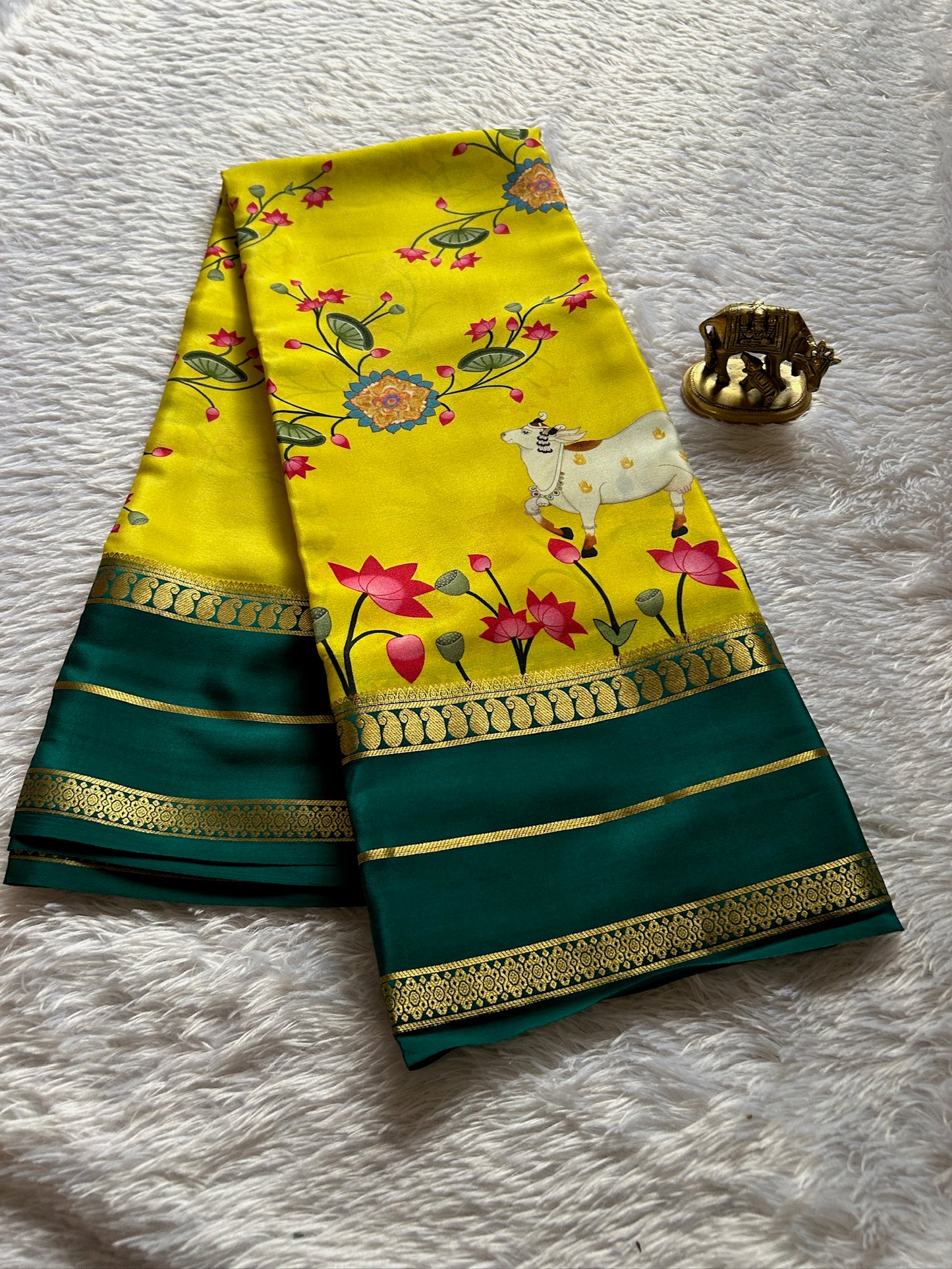 Kasturi (2D) : Lemon yellow-teal green