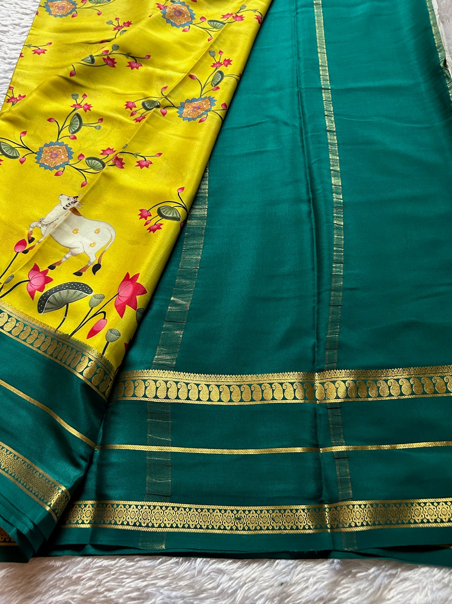 Kasturi (2D) : Lemon yellow-teal green
