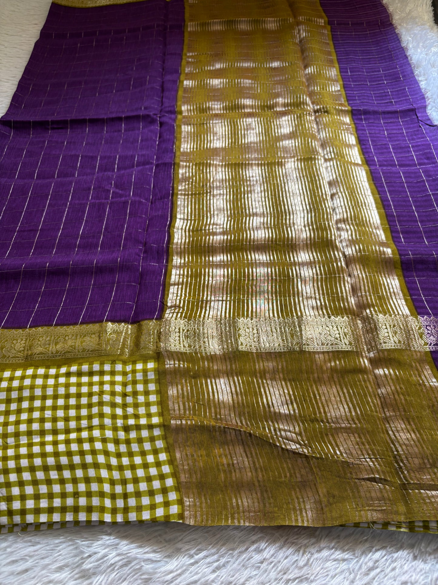 NAL209 (2D) : Violet-dark olive
