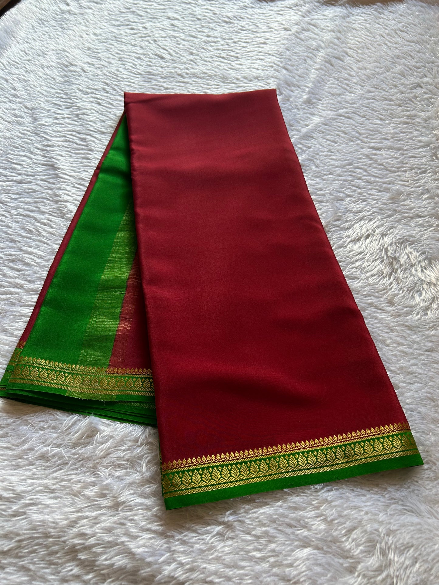 Jyothi (2D) : Maroon-parrot green