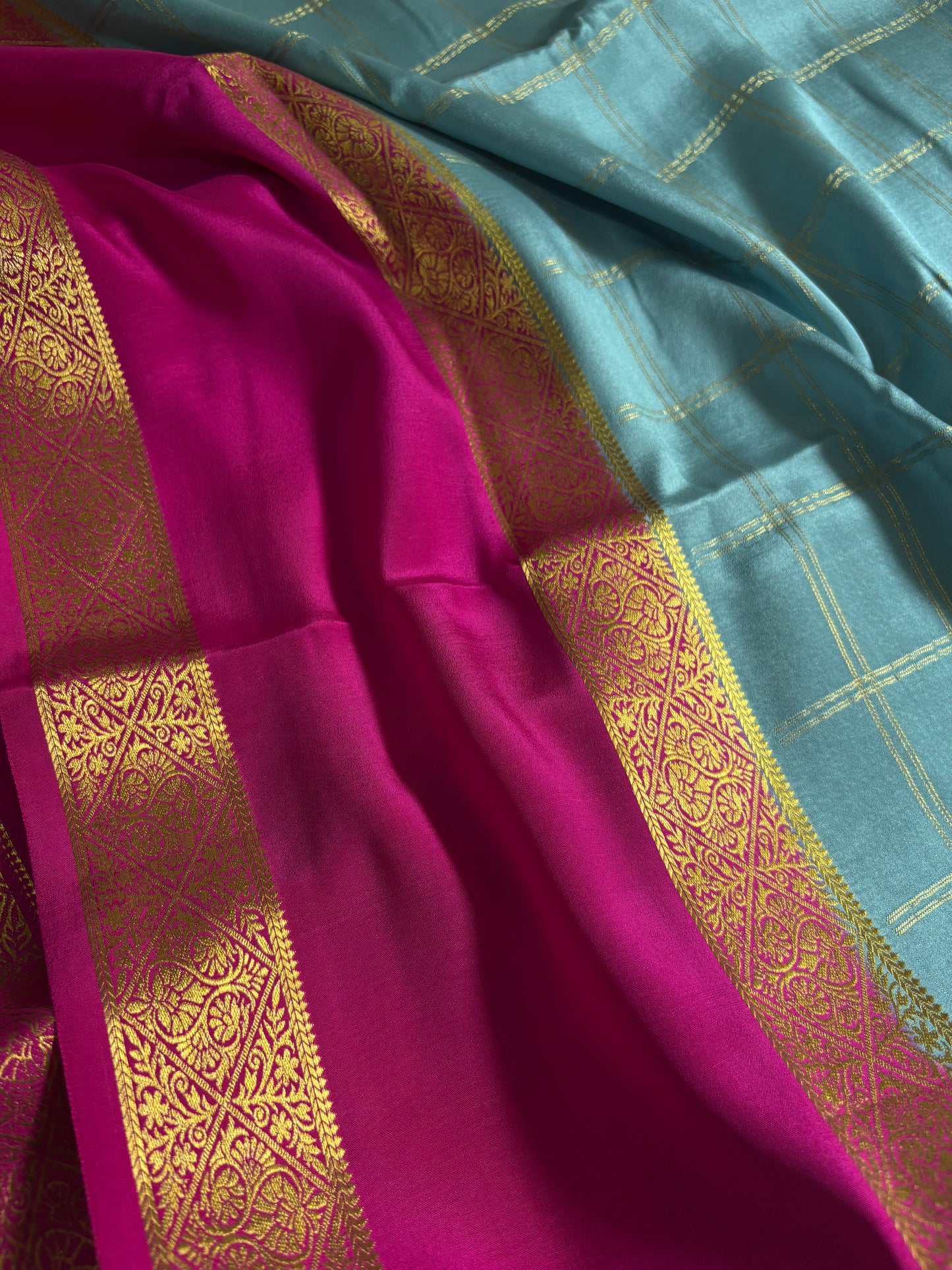 Vasudha (2D) : Sky blue-rani pink
