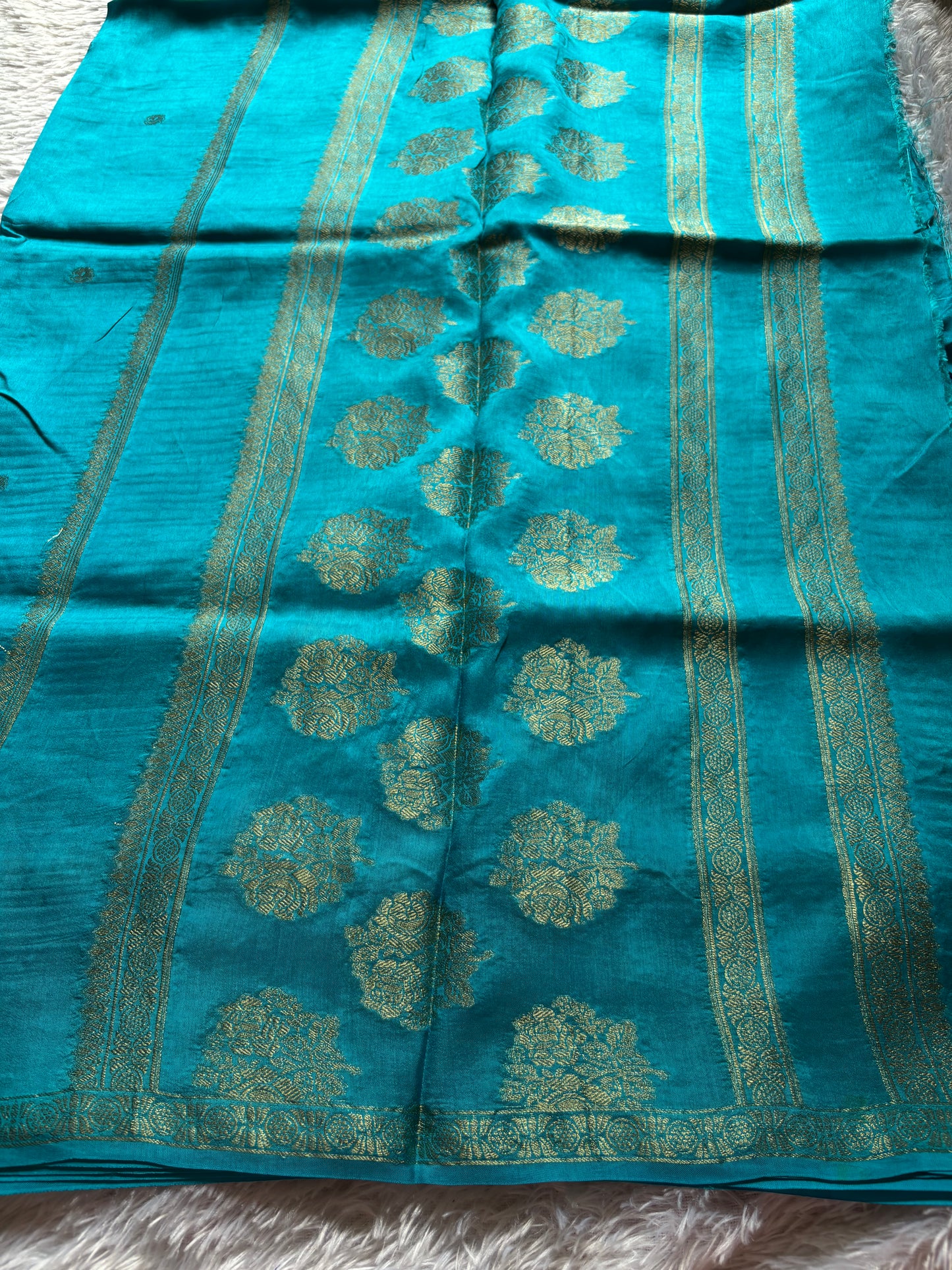 SS104 : Solid Ananda blue