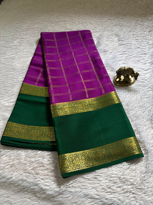 Vasudha (2D) : Magenta-bottle green