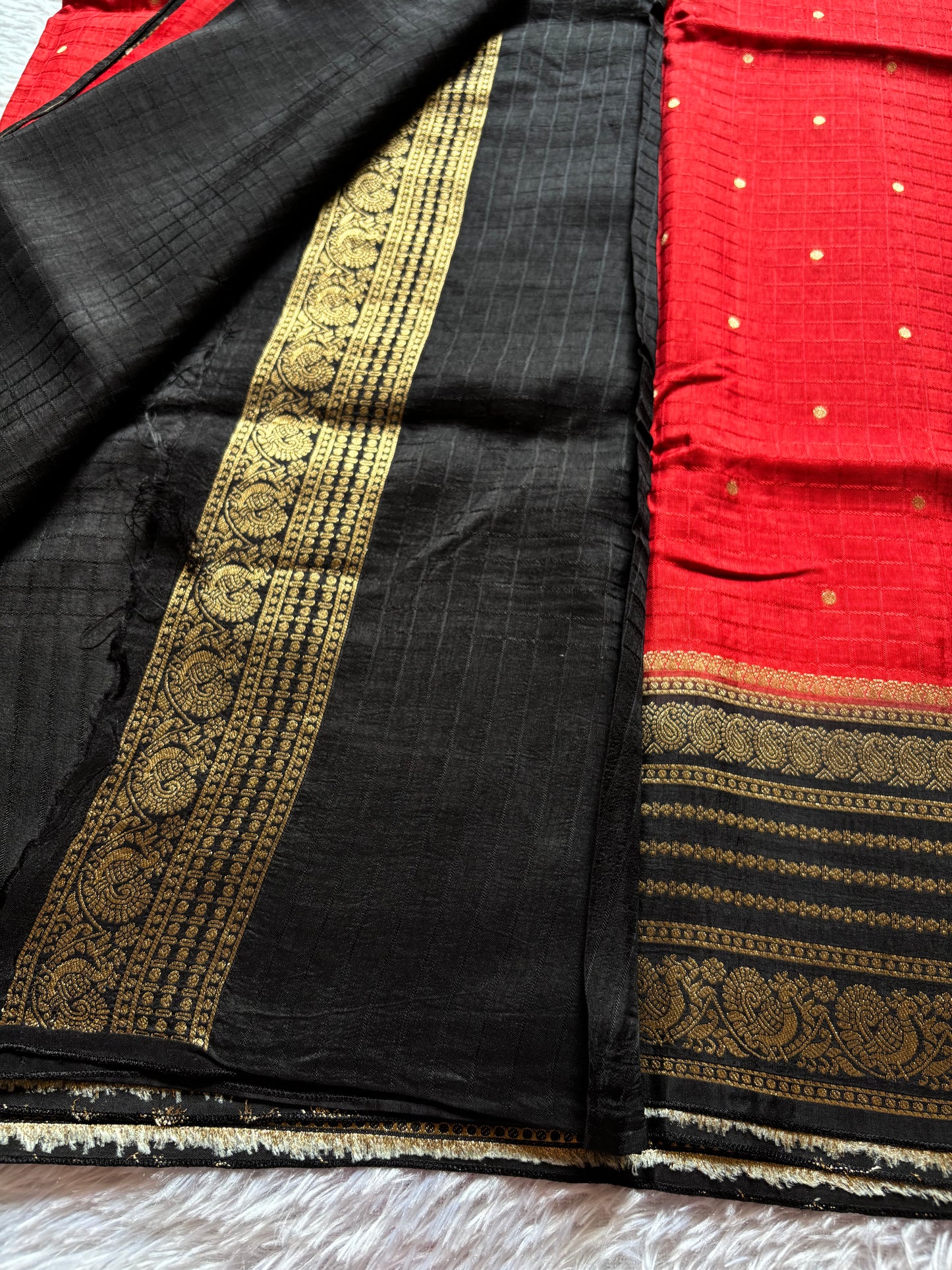 SS111 (2D) : Red-black