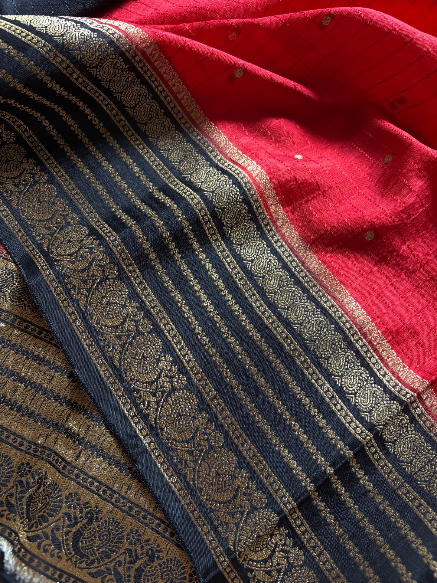 SS111 (2D) : Red-black