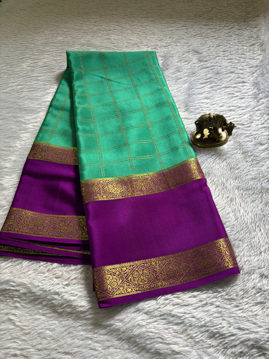 Vasudha (2D) : Sea green-magenta