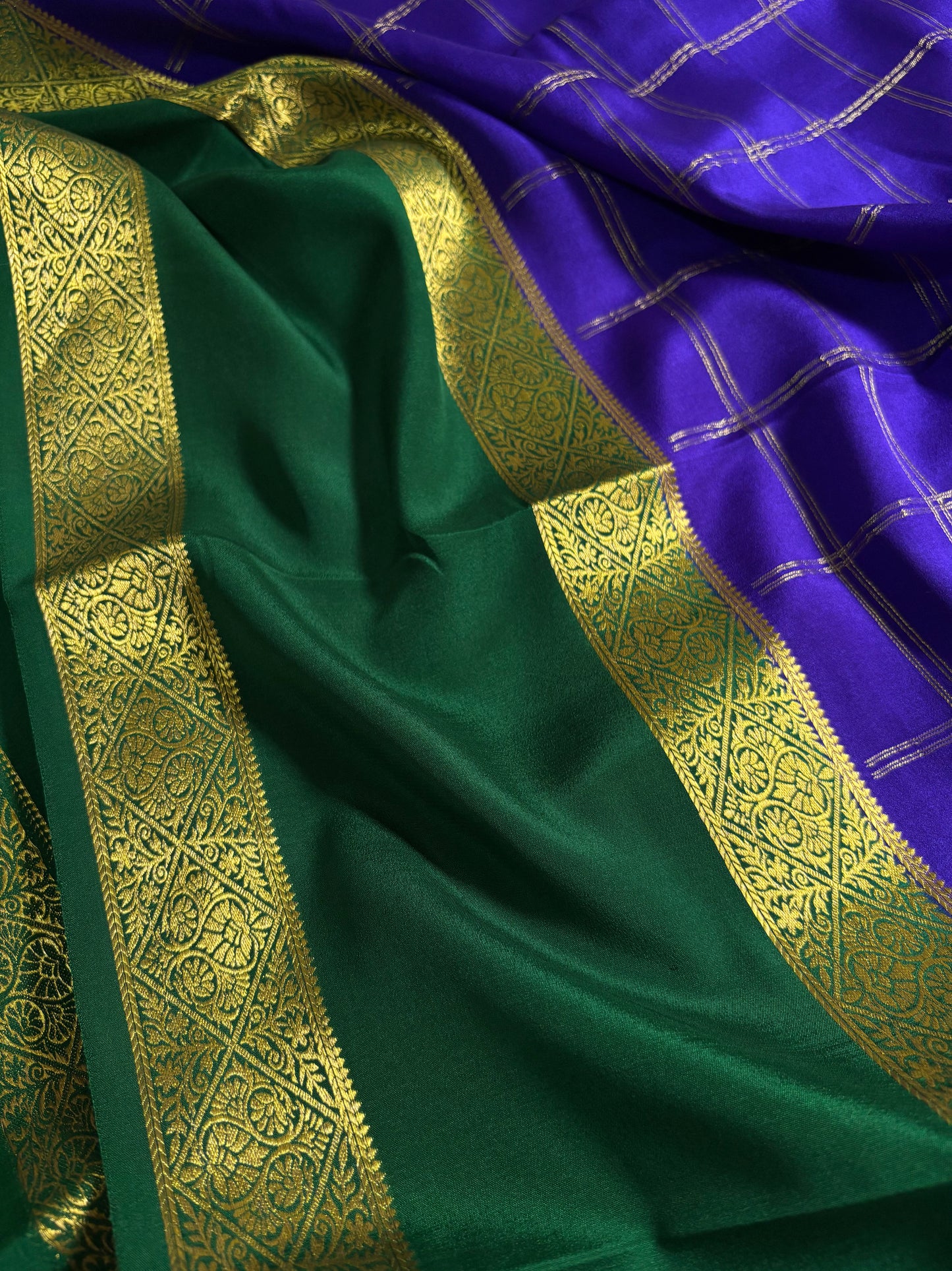 Vasudha (2D) : Violet blue-bottle green