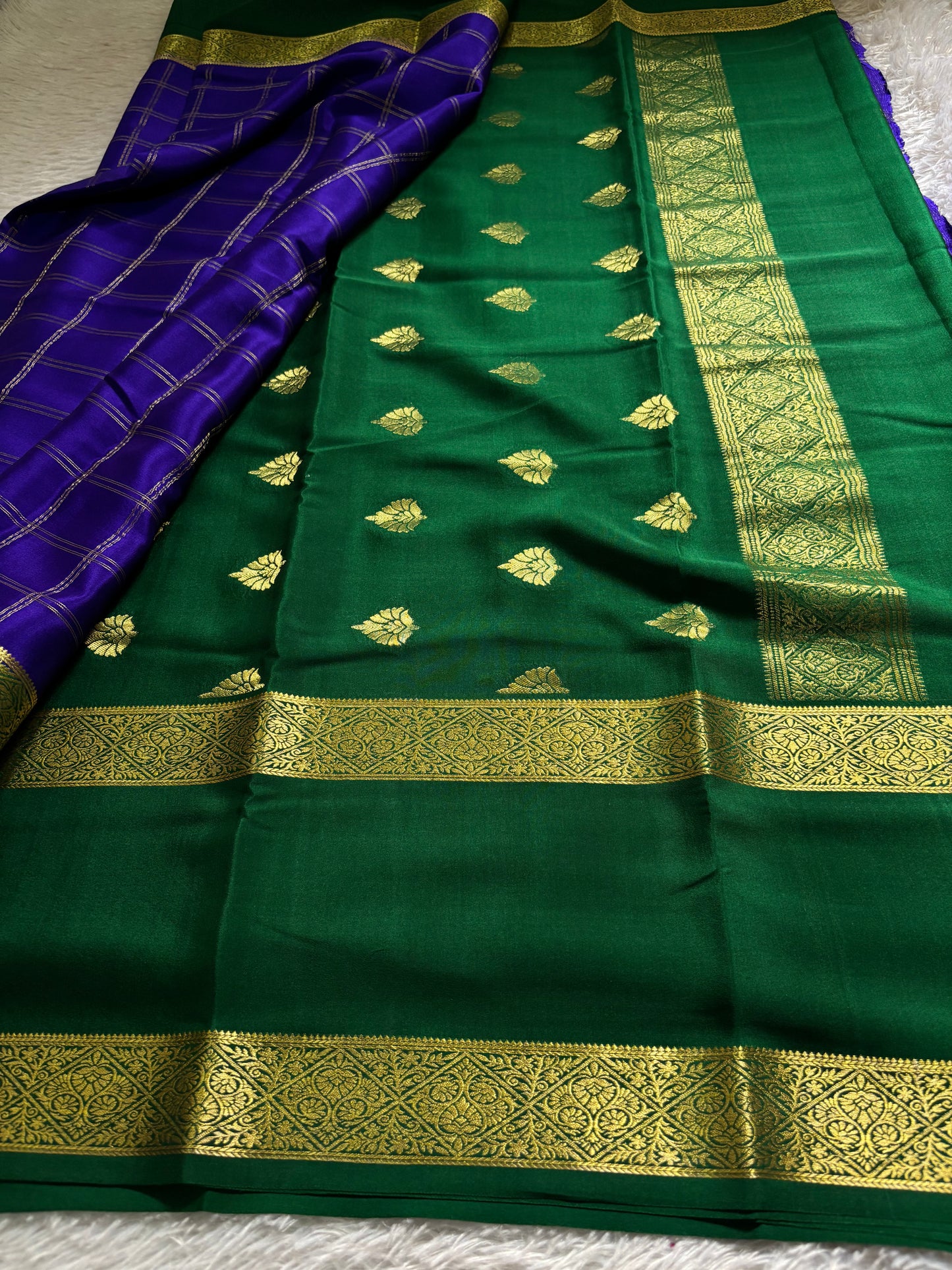 Vasudha (2D) : Violet blue-bottle green